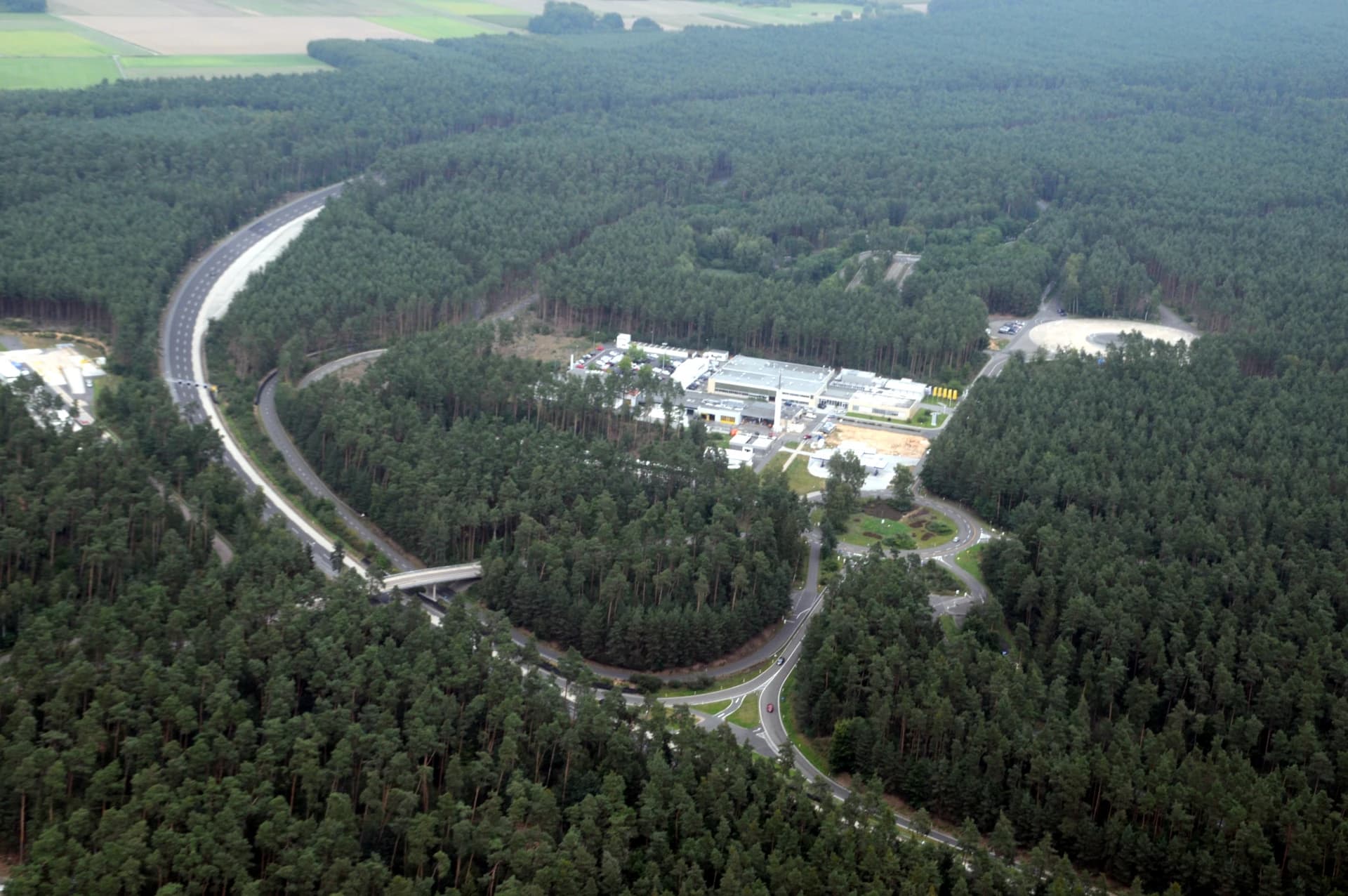 Teststrecke am Waldrand bei Rodgau-Dudenhofen