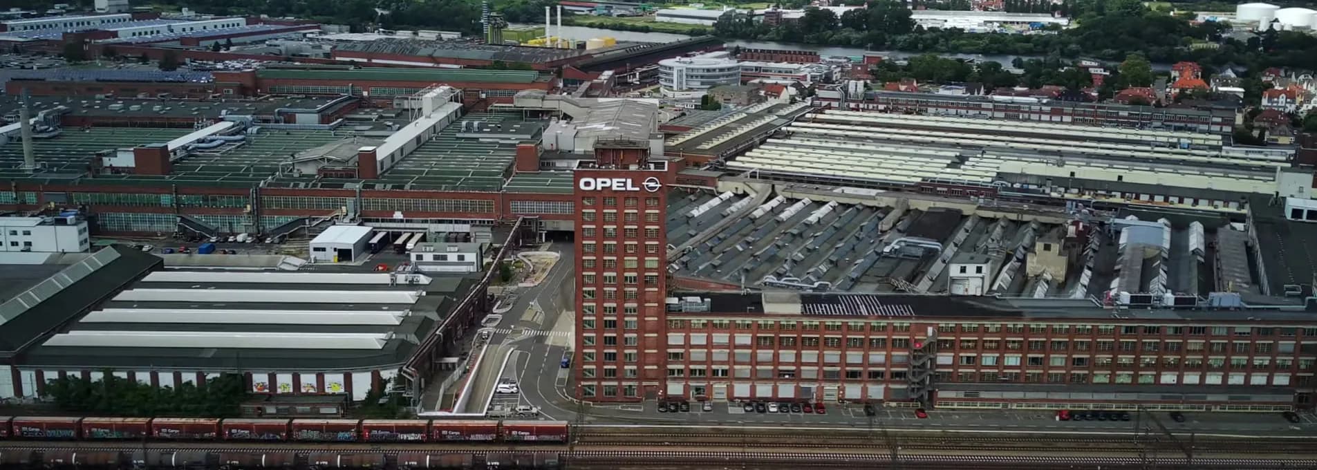 Luftbild des Opel-Werks in Rüsselsheim