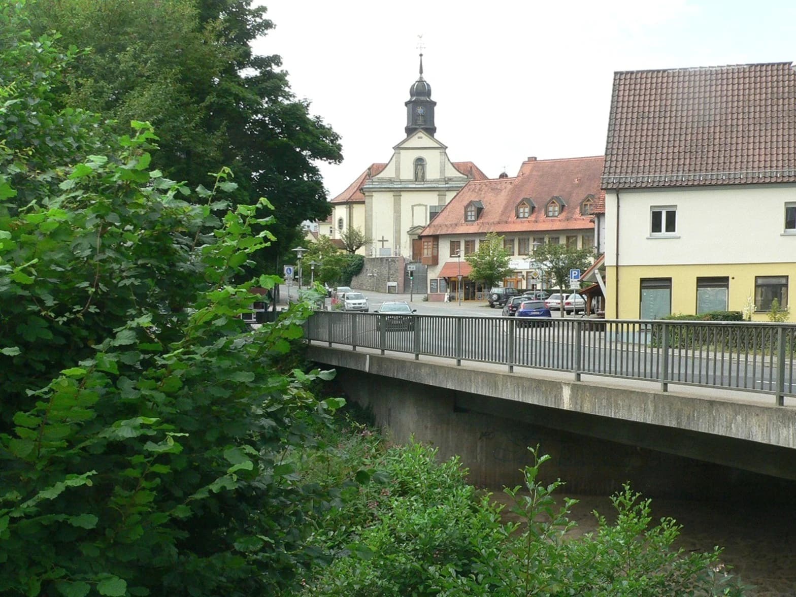 Ortskern von Mömbris an der Kahl mit Pfarrkirche