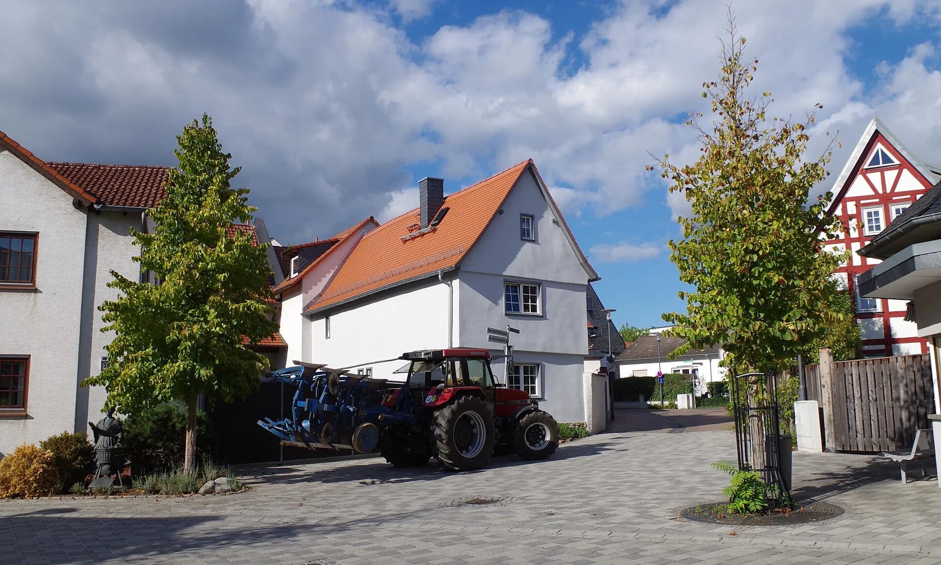 Historischer Ortskern an der Hauptstraße in Sulzbach (Taunus)