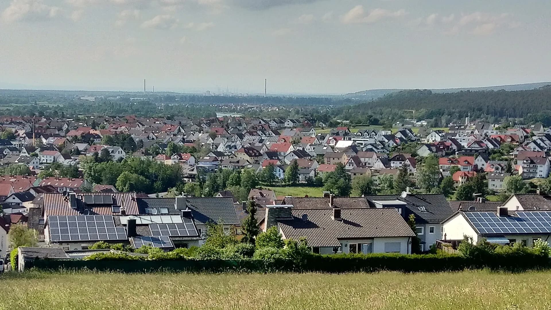 Panoramablick über das Maintal vom Hohen Berg bei Sulzbach am Main