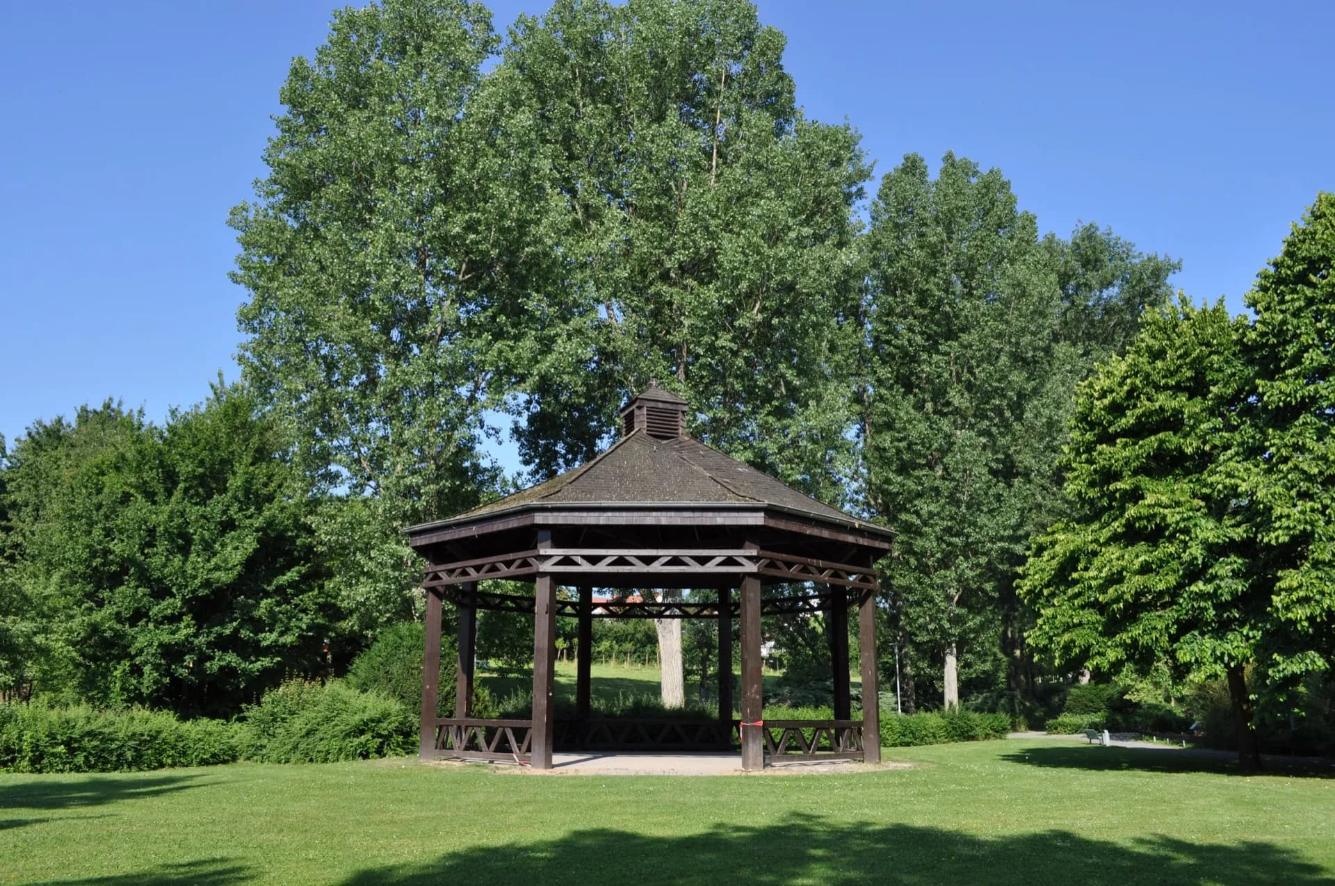 Paravent im Park Sulzbach (Taunus)