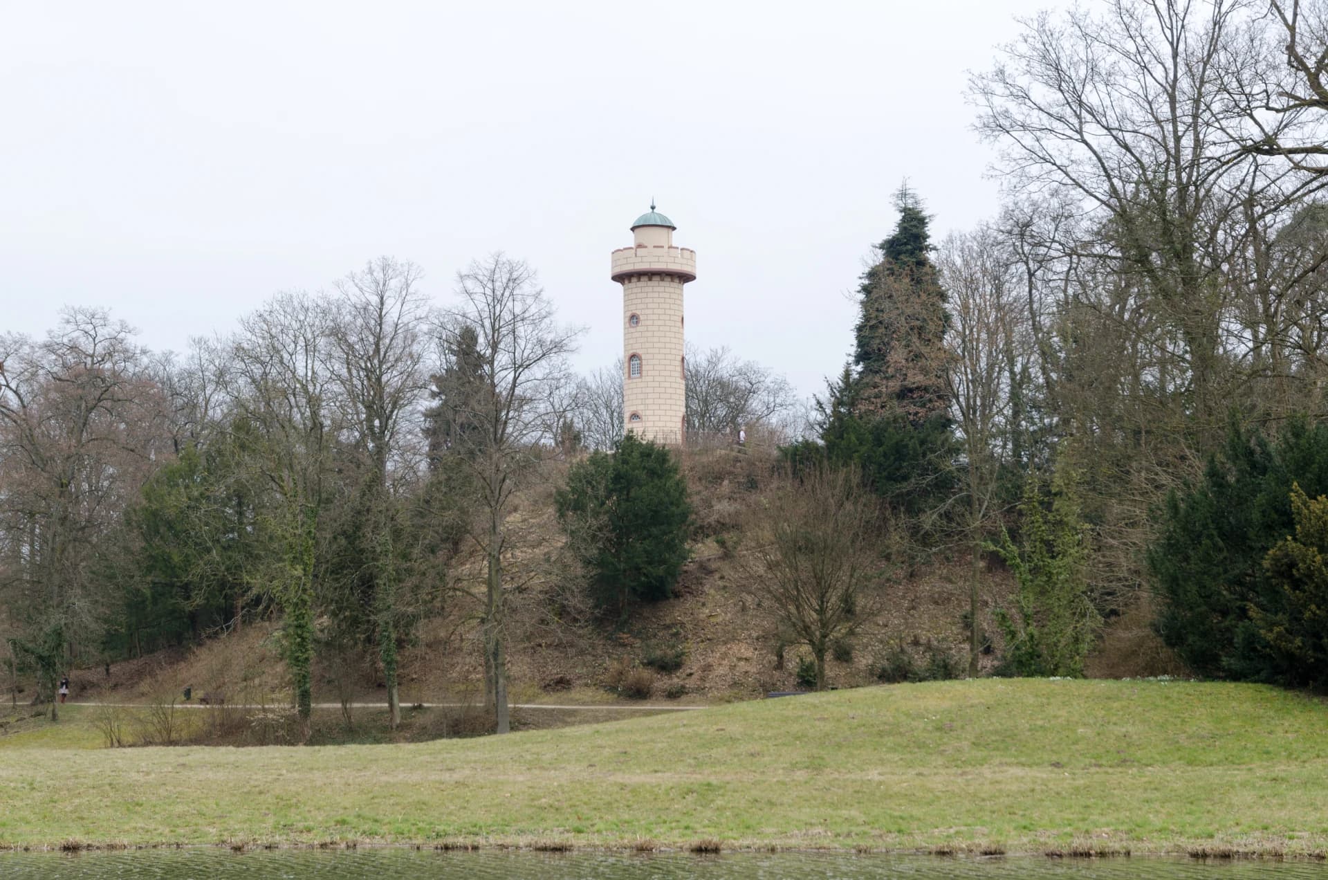 Aussichtsturm im Park Schönbusch in Aschaffenburg