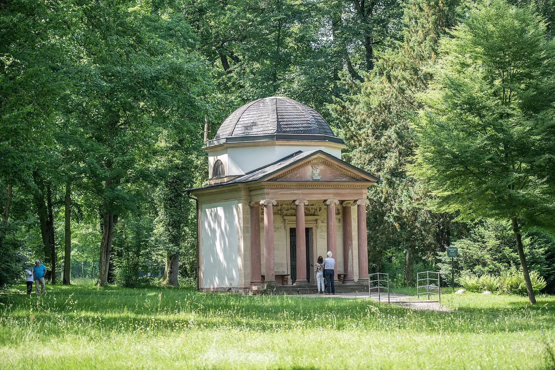 Freundschaftstempel im Park Schönbusch in Aschaffenburg