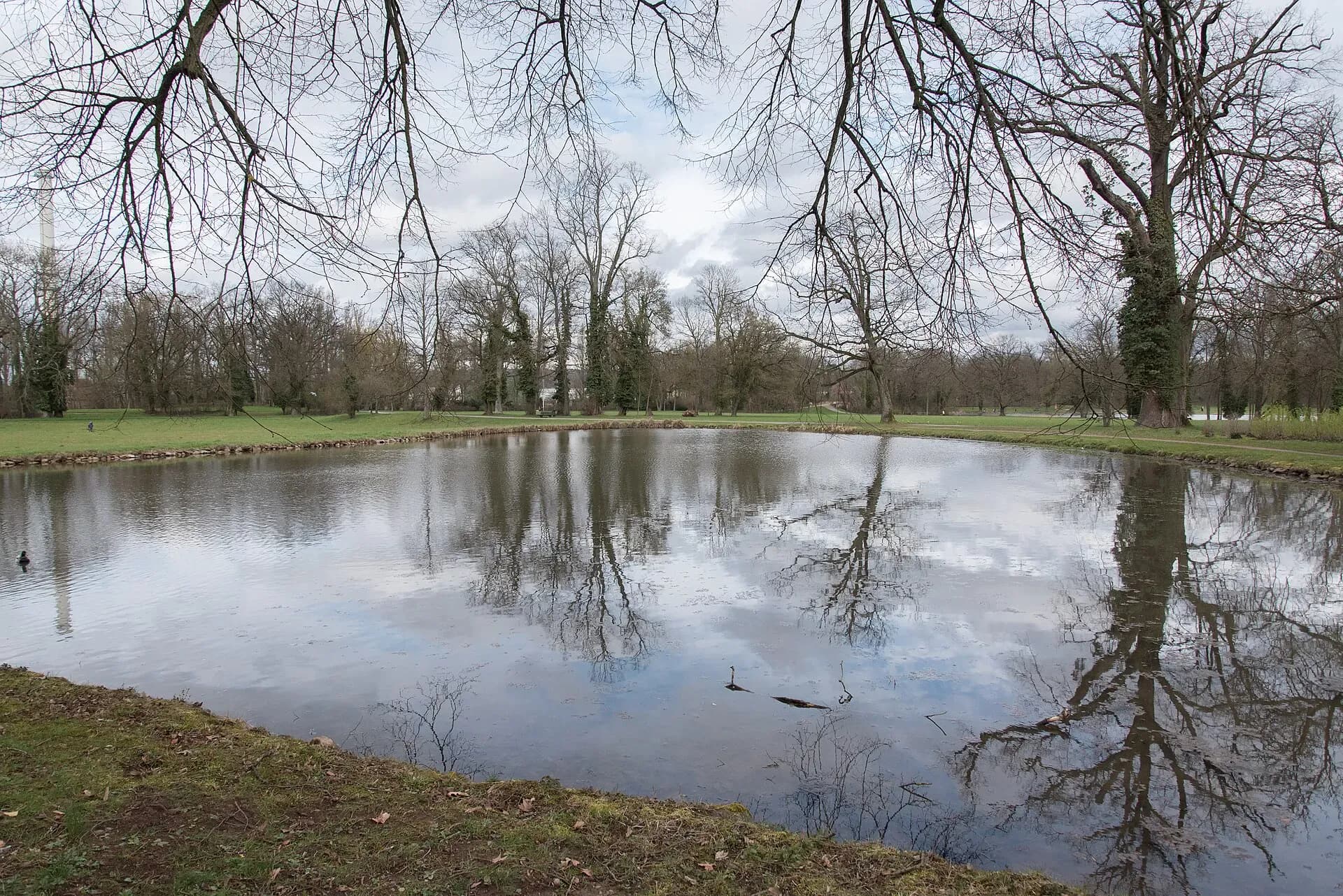 Oberer See im Park Schönbusch in Aschaffenburg