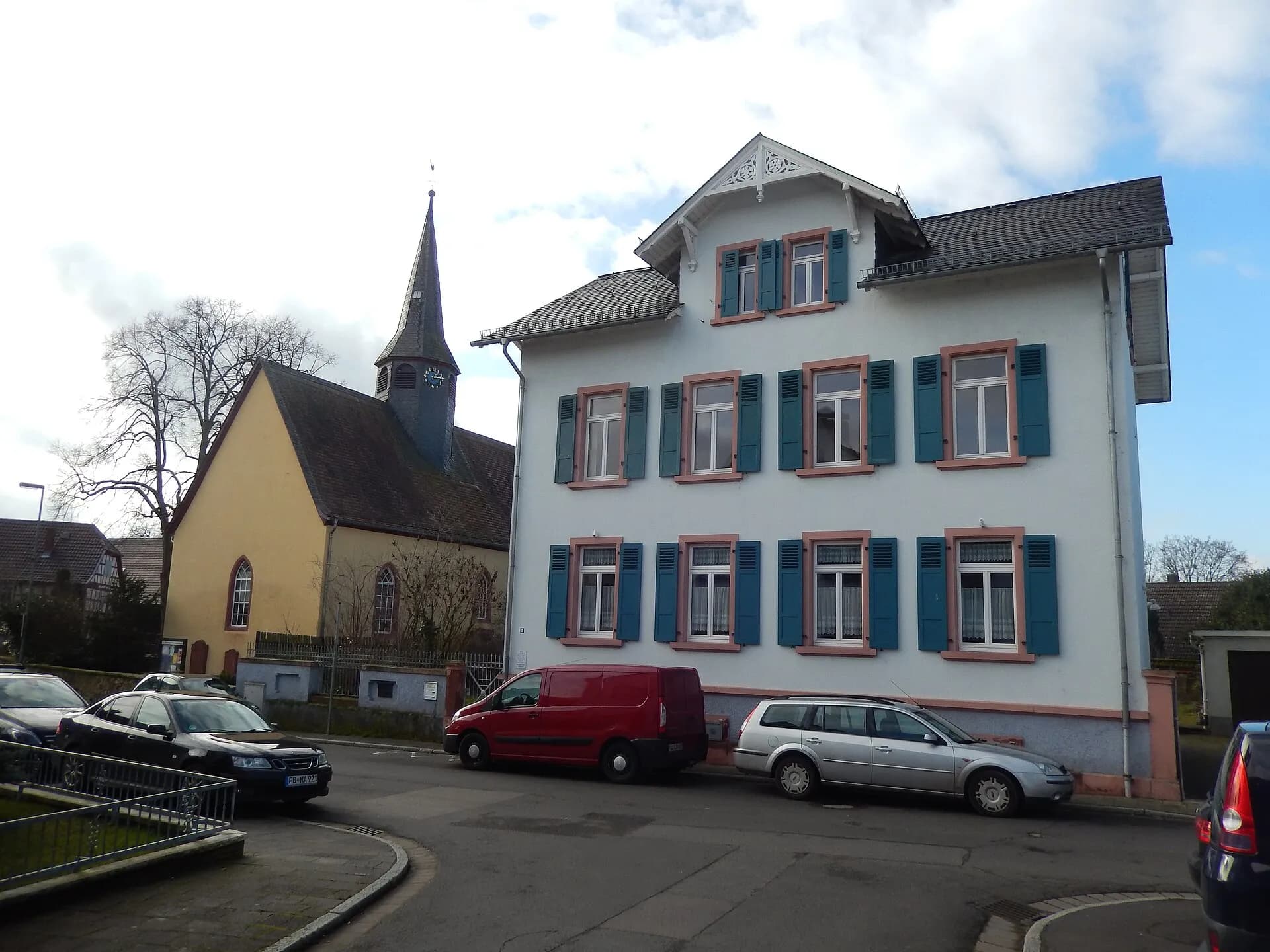 Pfarrhaus neben der Kirche in Groß-Karben, Karben