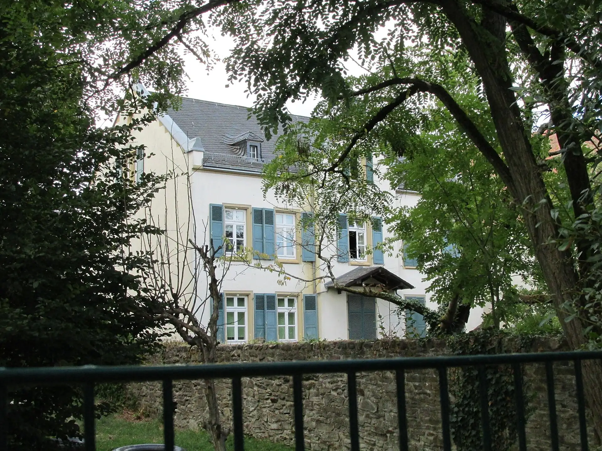 Wohnhaus am Platz an der Linde 5 in Sulzbach (Taunus)