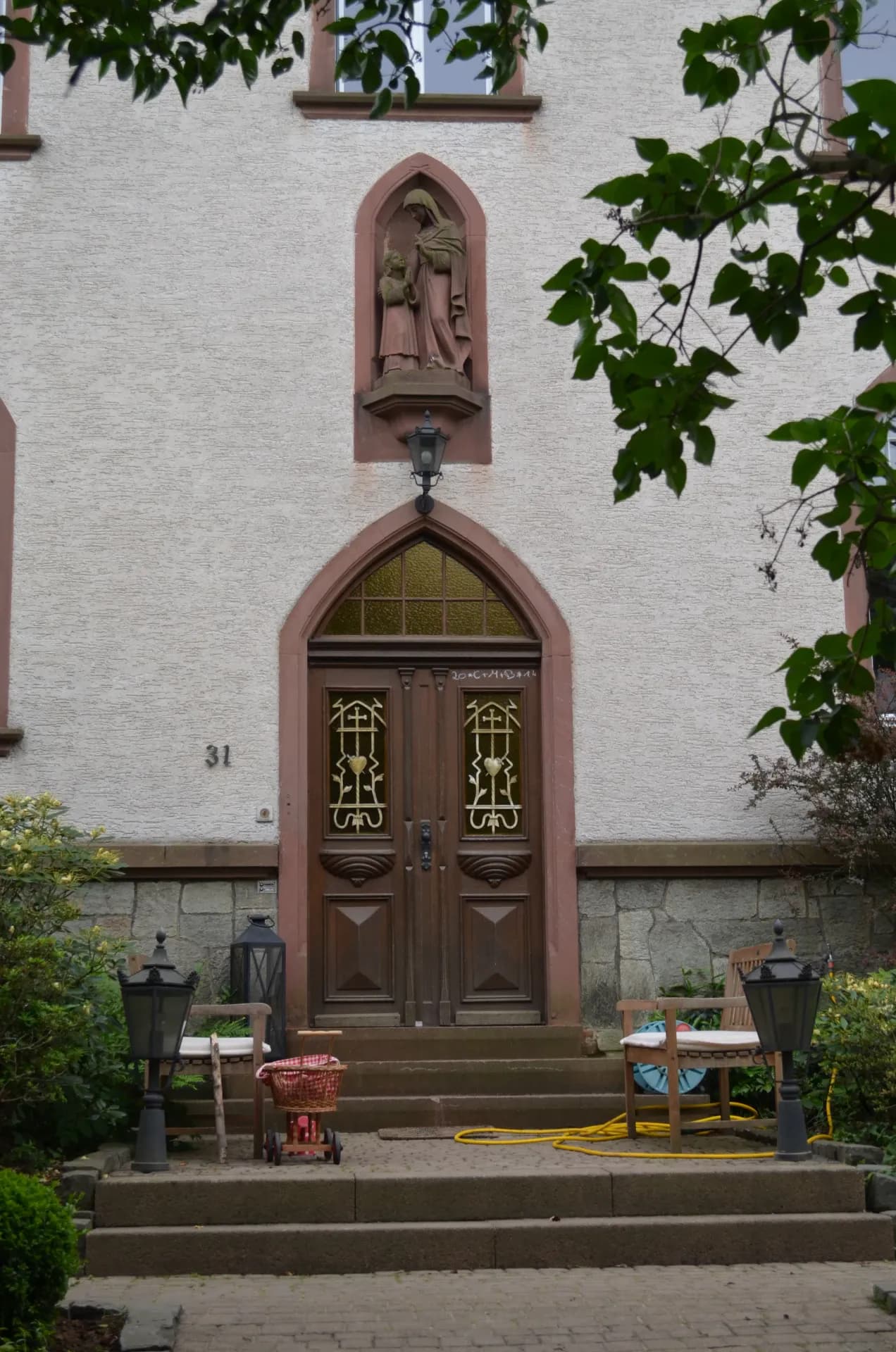 Historisches Portal in der Gartenstraße 31 in Oberursel-Stierstadt
