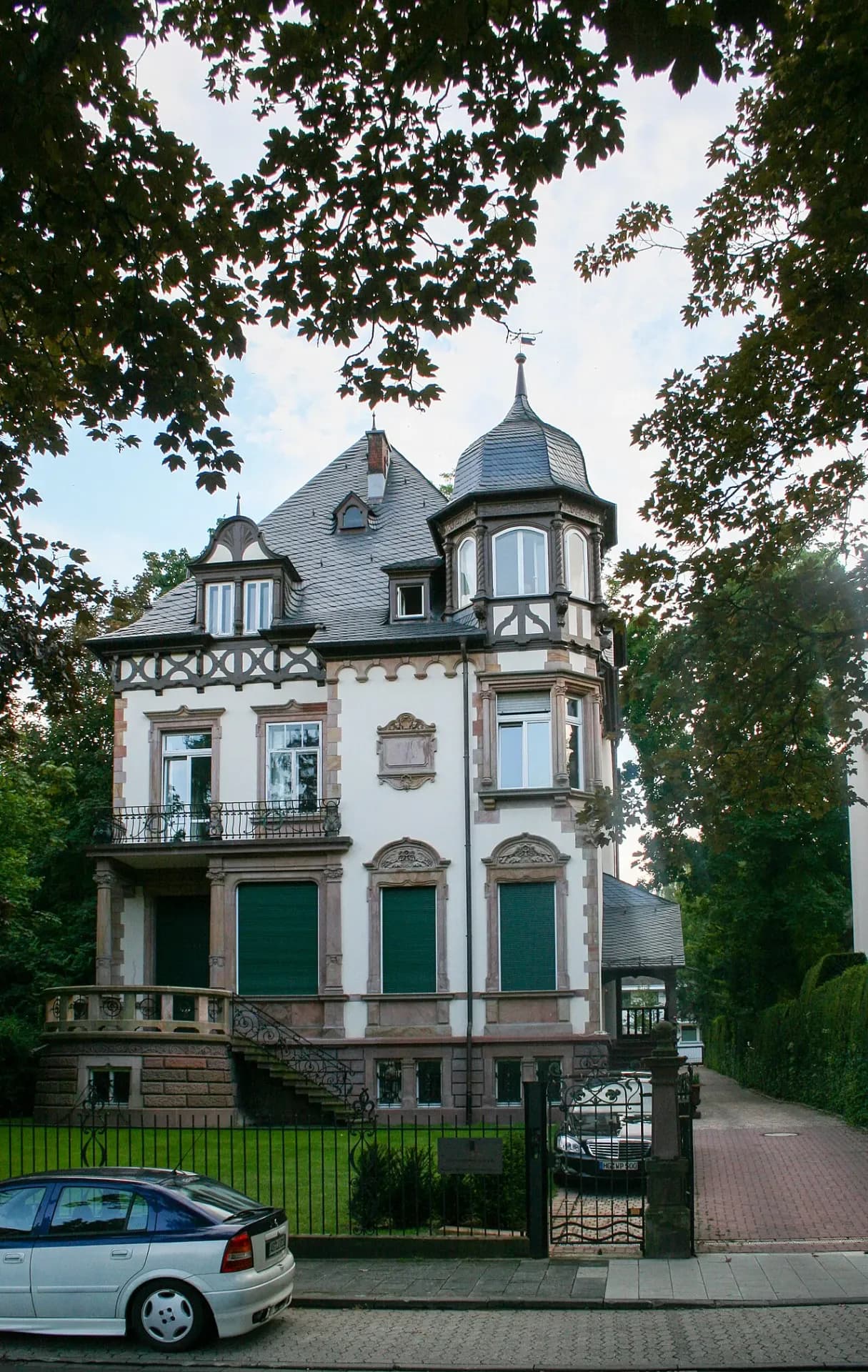 Prachtvilla mit Turm in Bad Homburg