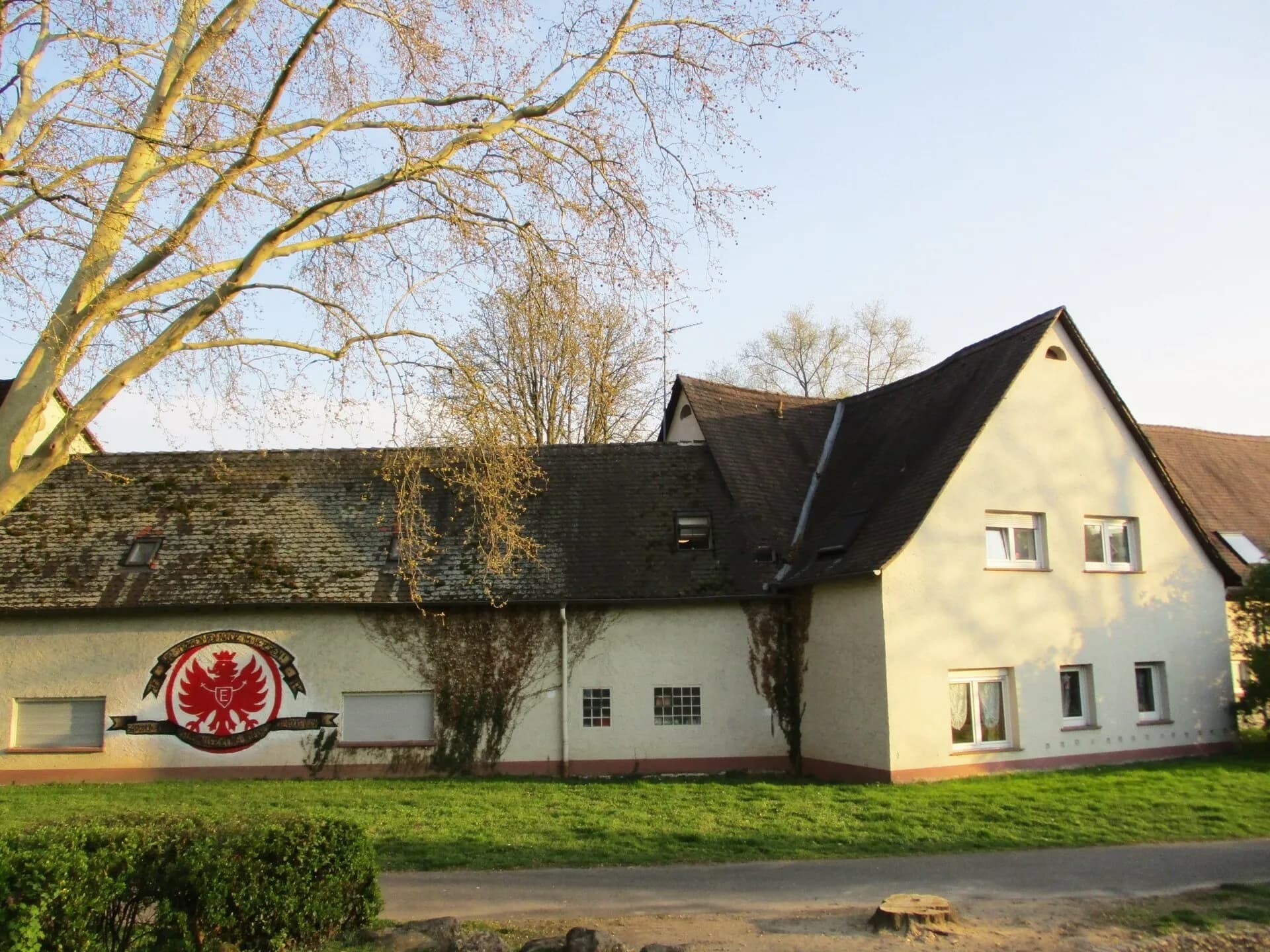 Hofseite der Praunheimer Mühle in Frankfurt Praunheim
