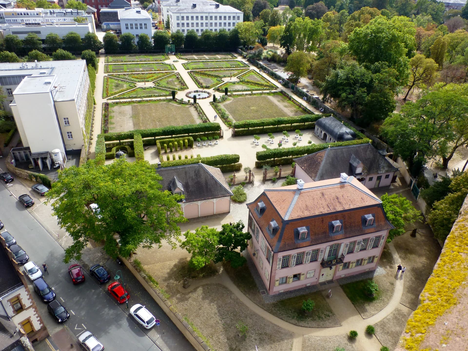 Prinz-Georg-Palais mit Barockgarten in Darmstadt