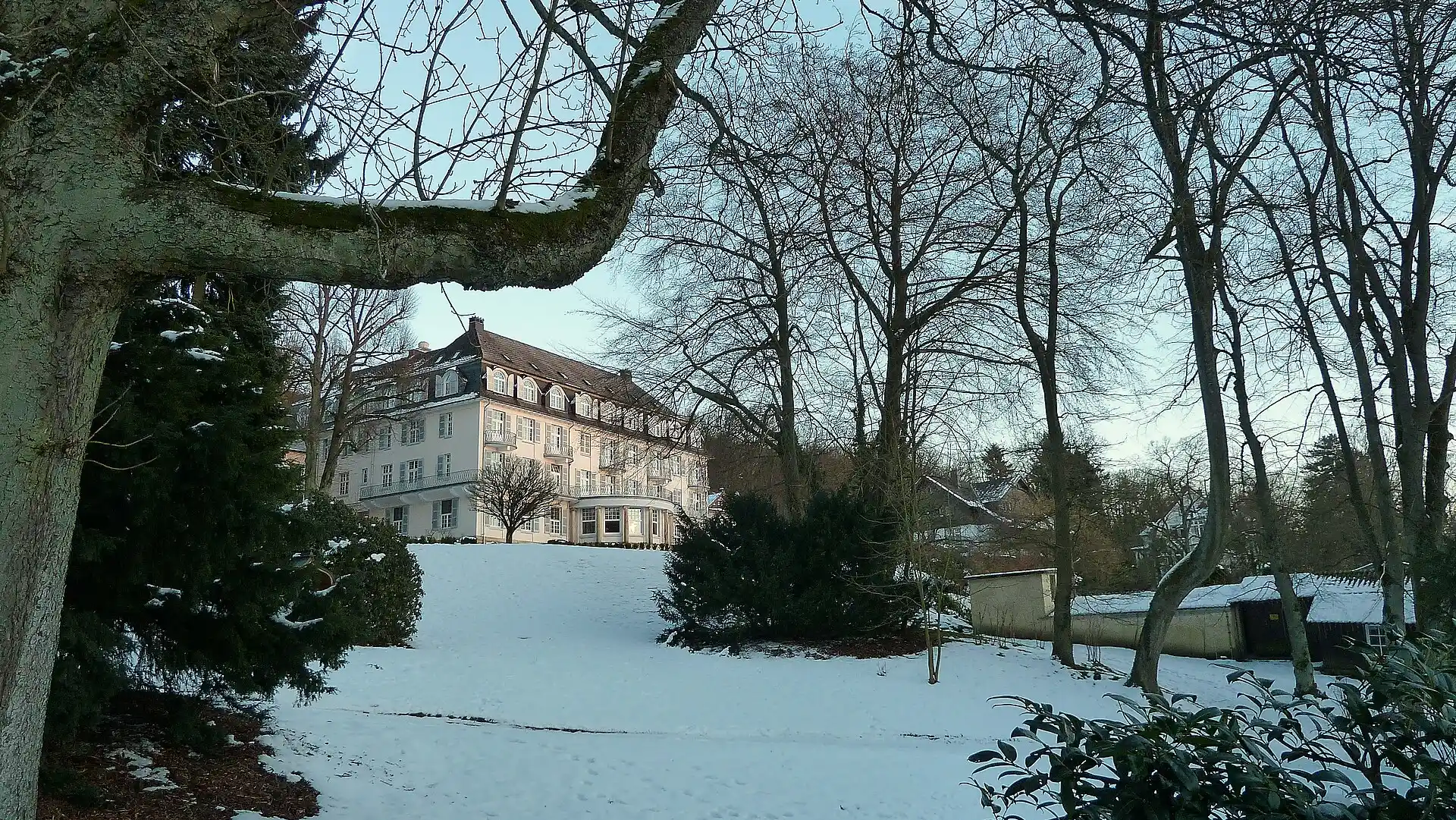 Privatklinik Dr. Amelung in Königstein im Taunus im Winter