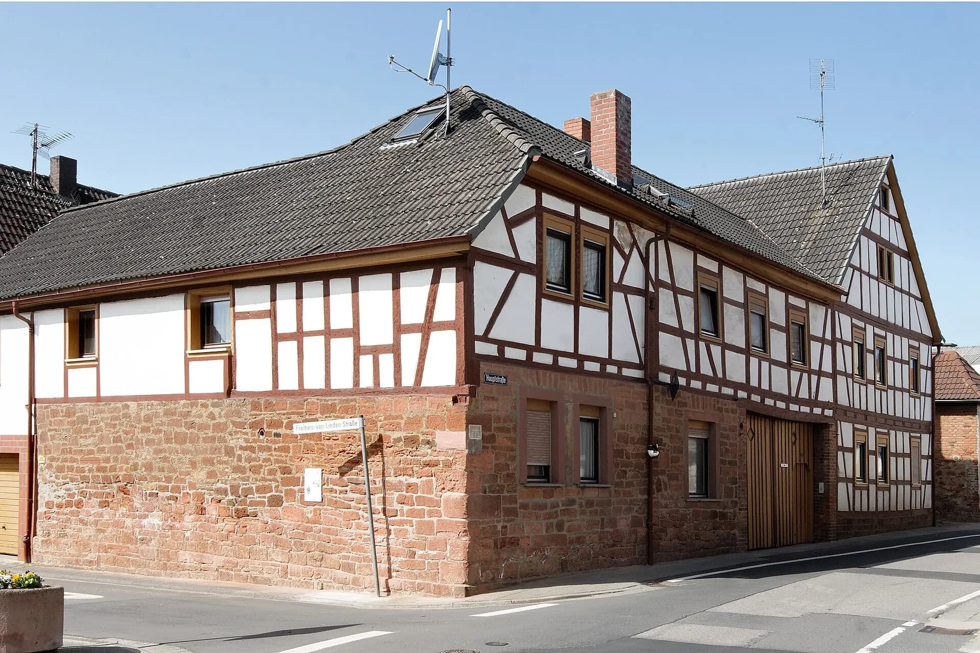 Fachwerkbau an der Straßenecke in Schaafheim-Radheim