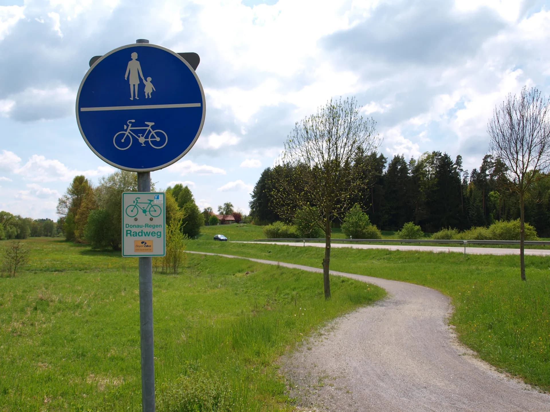 Radweg bei Haibach