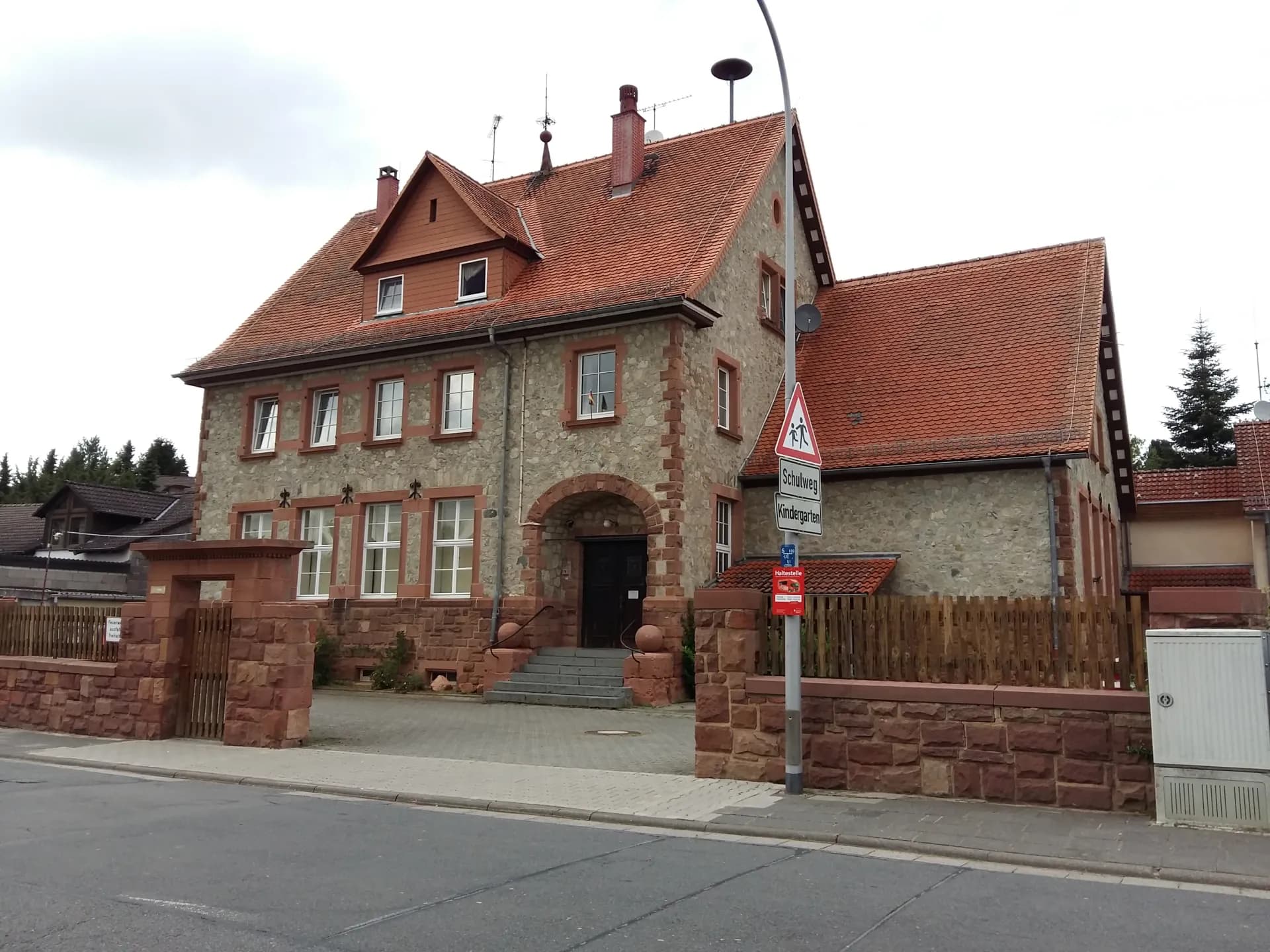 Alte Schule in Raibach