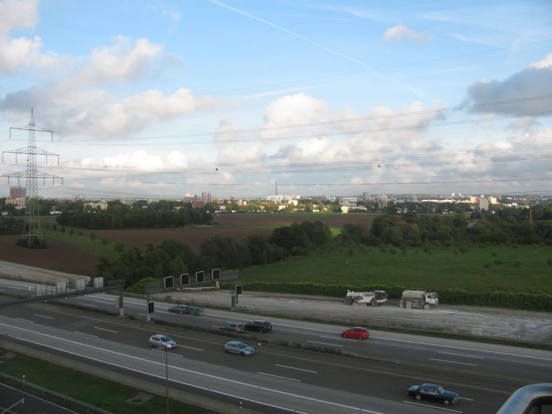 Blick von der Raststätte Taunusblick über die Feldflur bei Eschborn