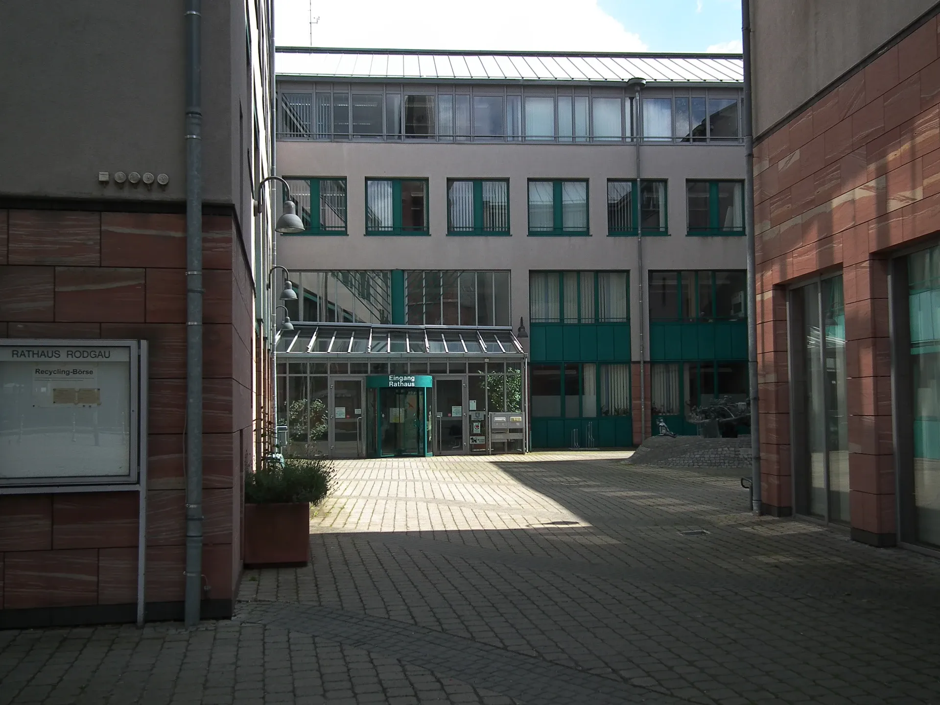 Innenhof des Rodgauer Rathauses in Jügesheim