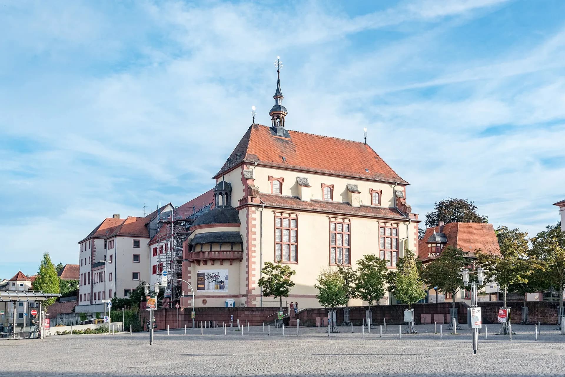 Rathaus am Dalbergplatz in Aschaffenburg