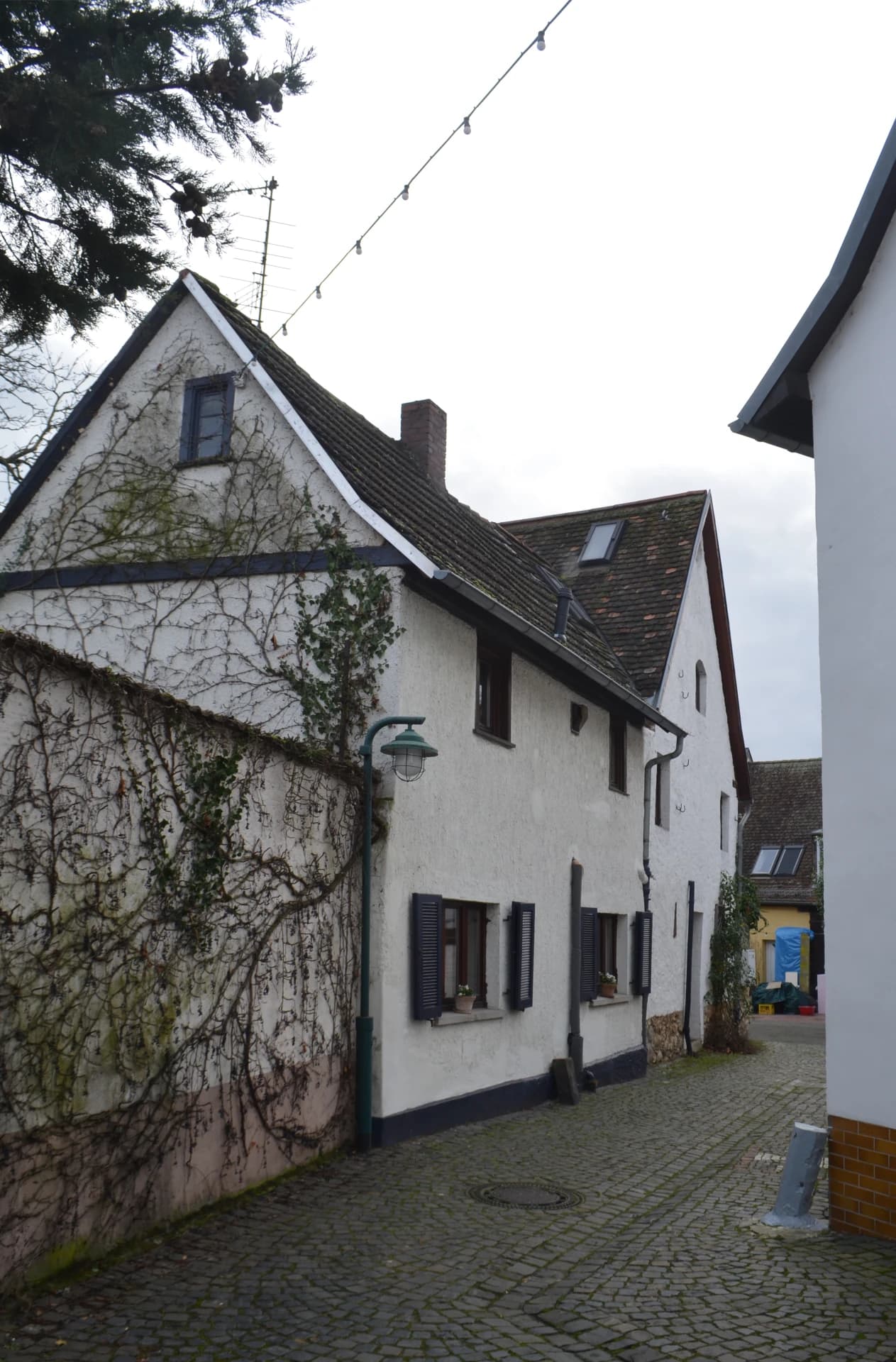 Gasse an der Rathausstraße 20a in Hochheim am Main