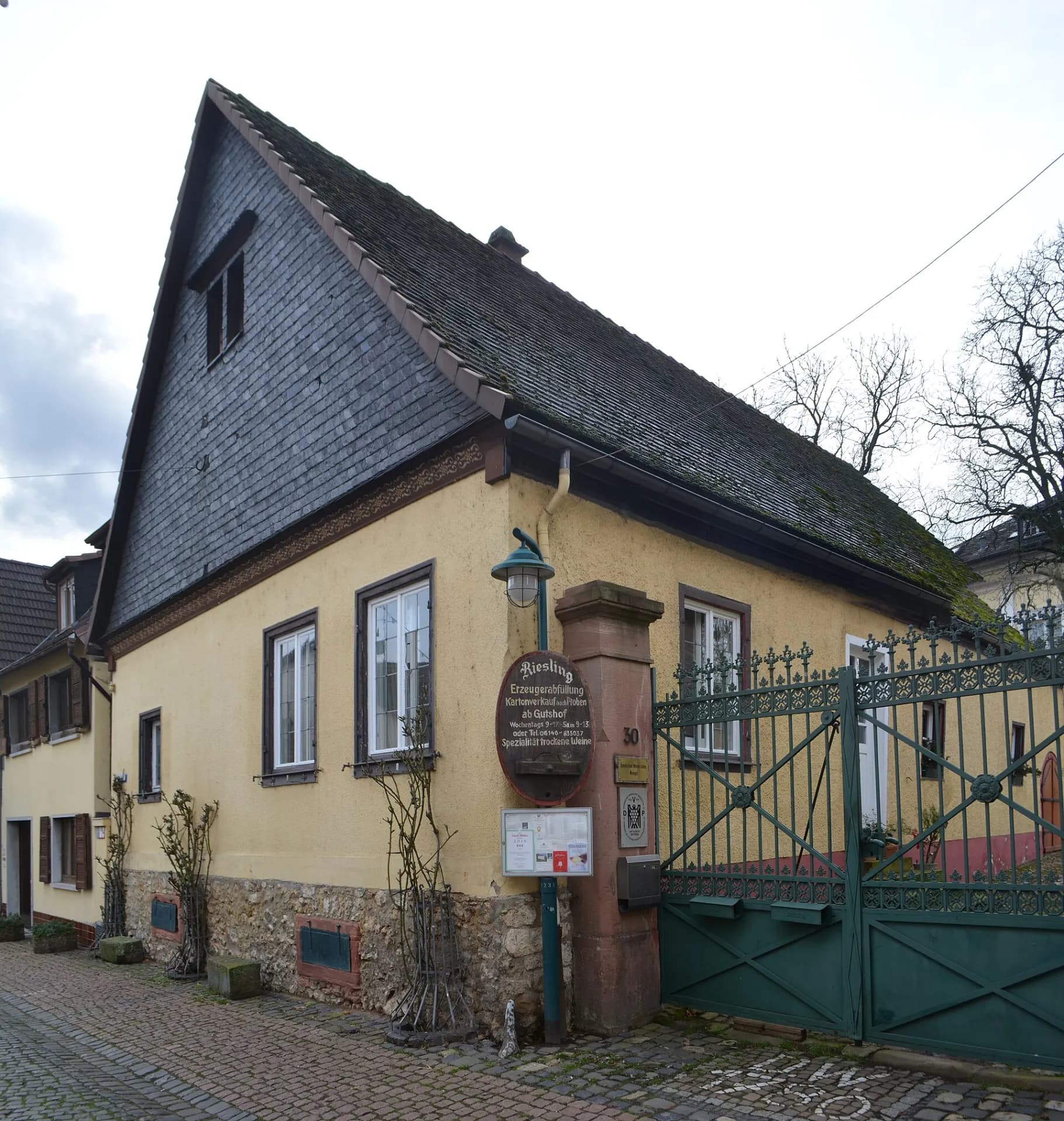 Hofanlage in der Rathausstraße 30 in Hochheim am Main