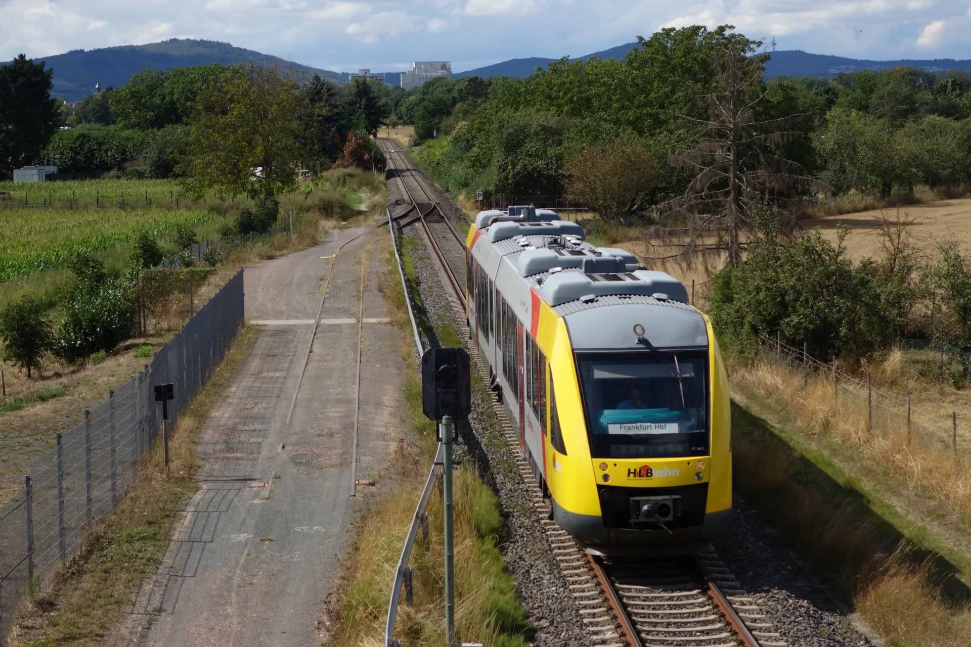 Regionalzug im Main-Taunus-Kreis