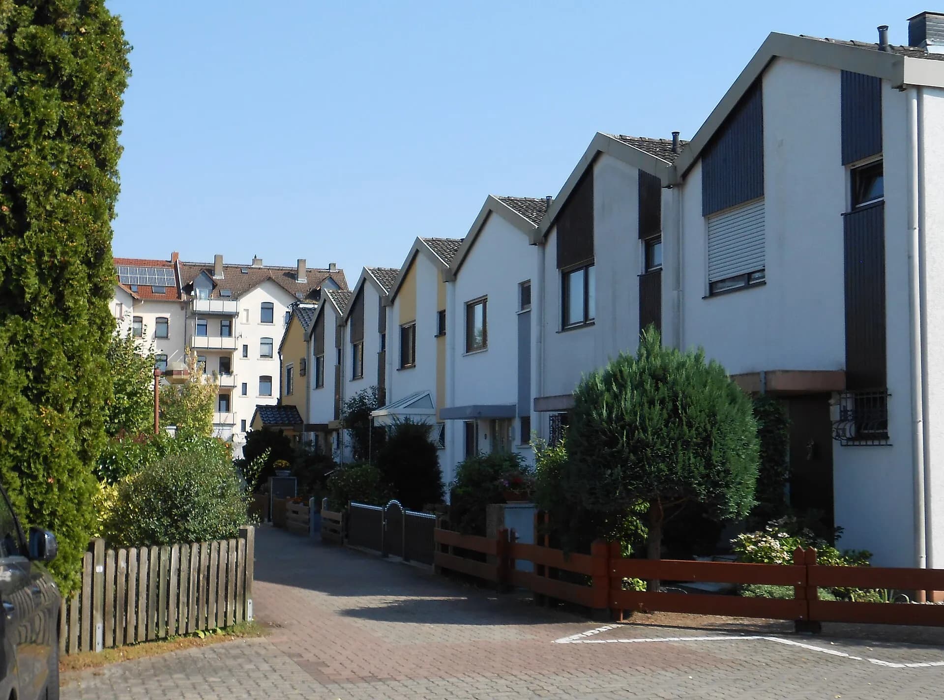 Reihenhauszeile an der Rheinauer Straße in Hanau-Kesselstadt