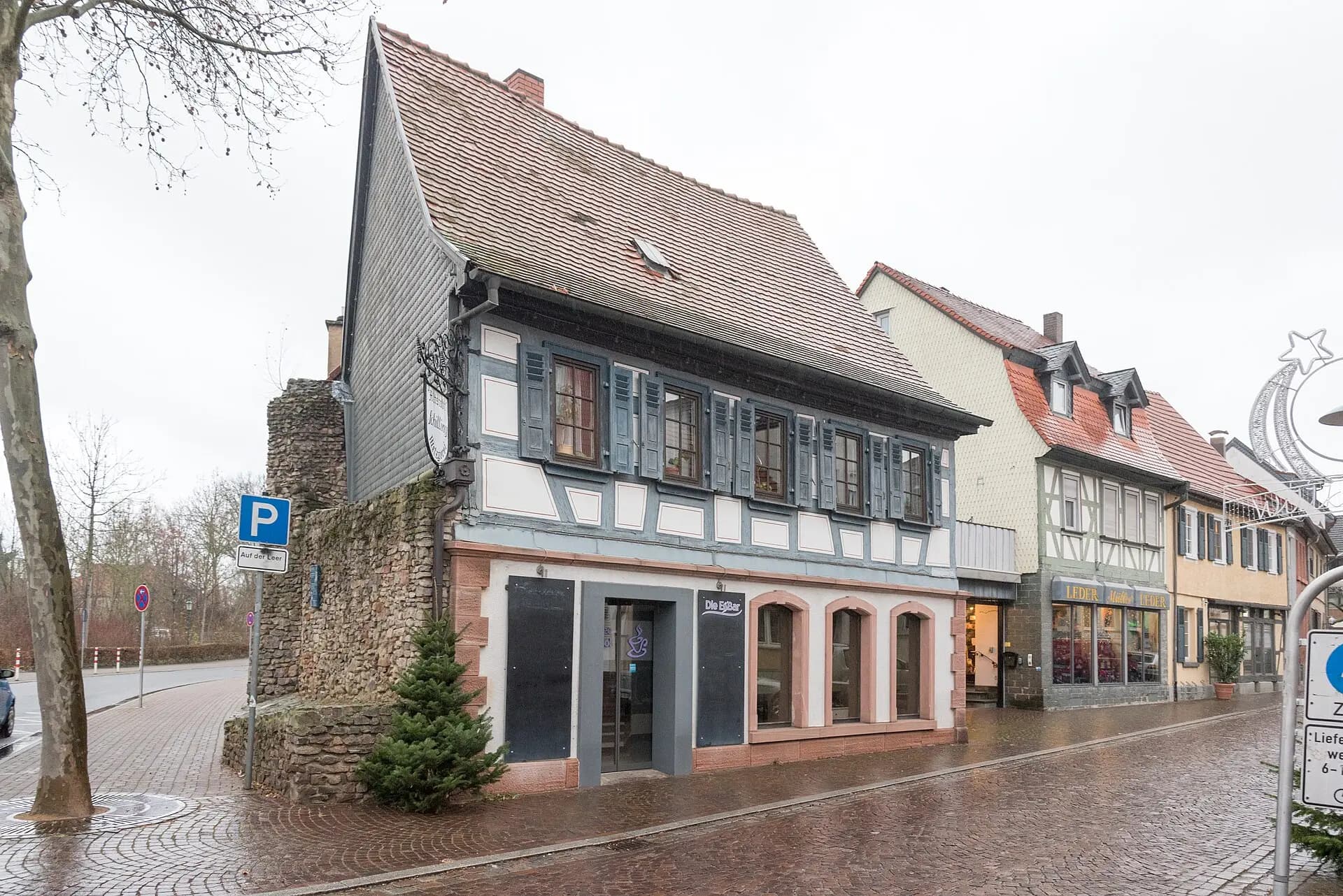 Rheingaustraße 25 im Straßenzug in Dieburg