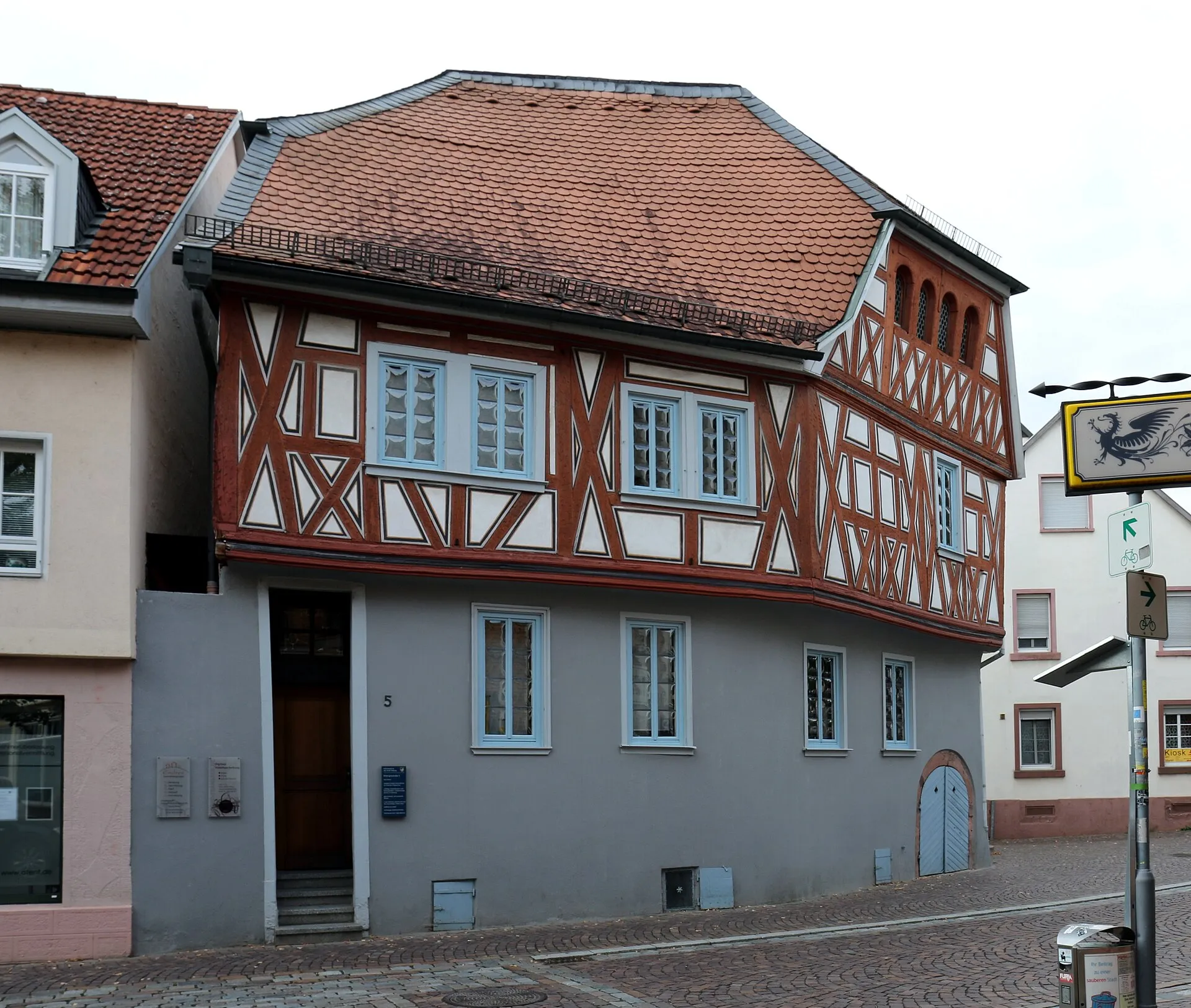 Fachwerkgiebel Rheingaustraße 5 in Dieburg