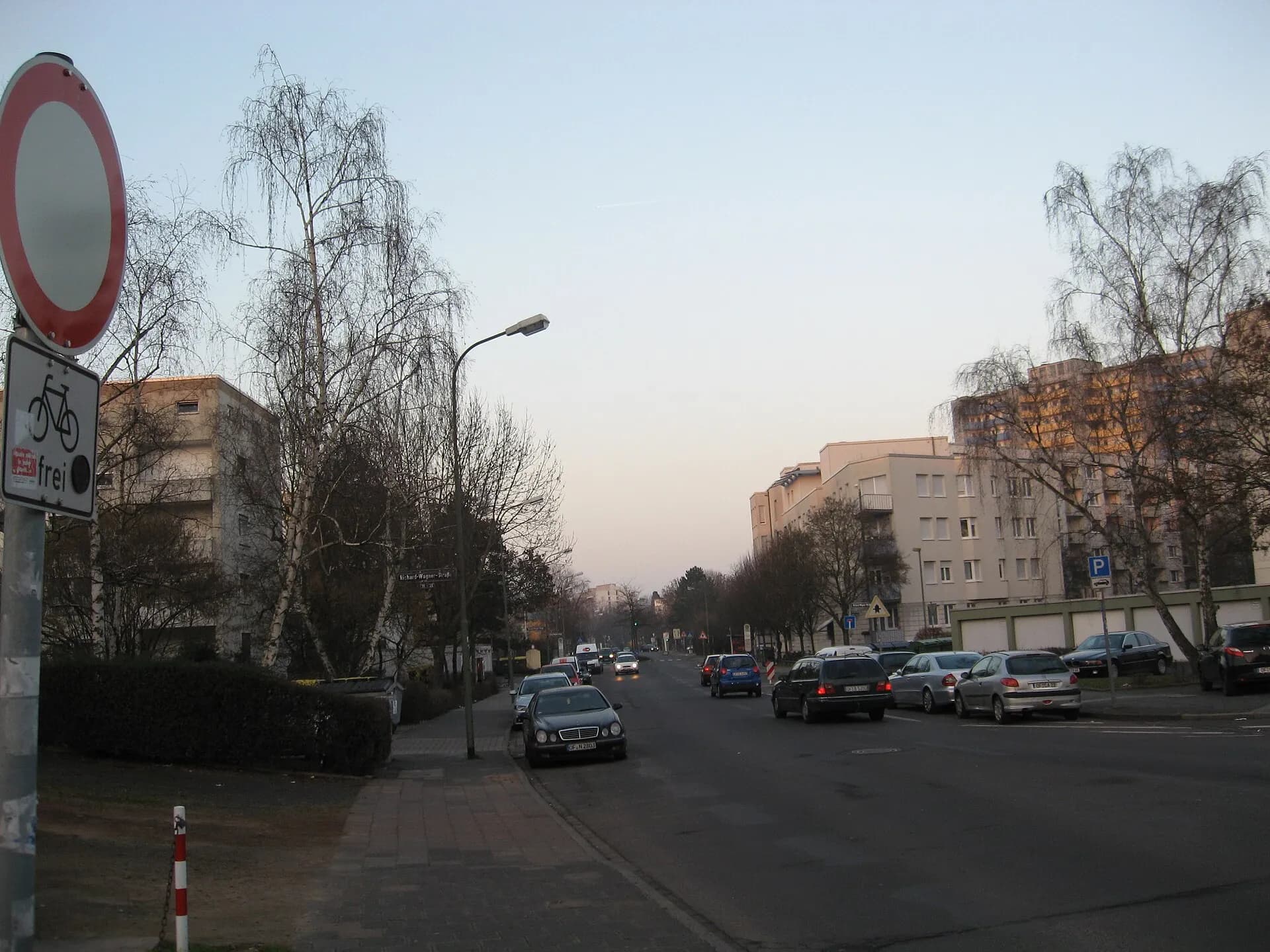 Straßenzug der Richard-Wagner-Straße in Offenbach-Lauterborn