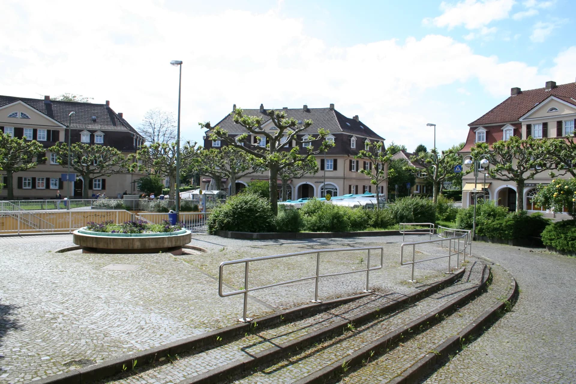 Brunnen am Richard-Weidlich-Platz in Frankfurt Sindlingen