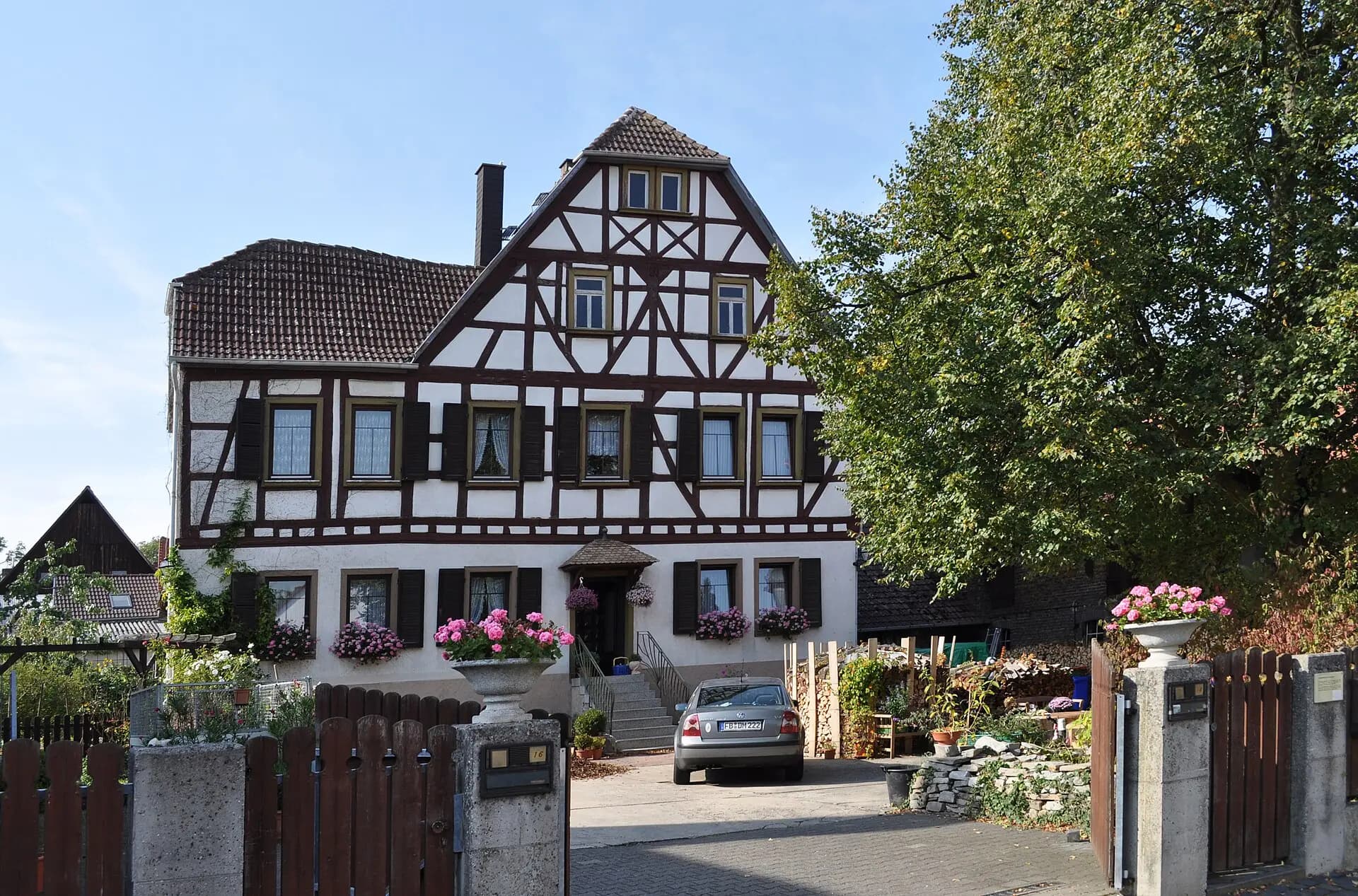 Hofanlage Junkergasse 12 bis 16 in Rodheim, Rosbach vor der Höhe