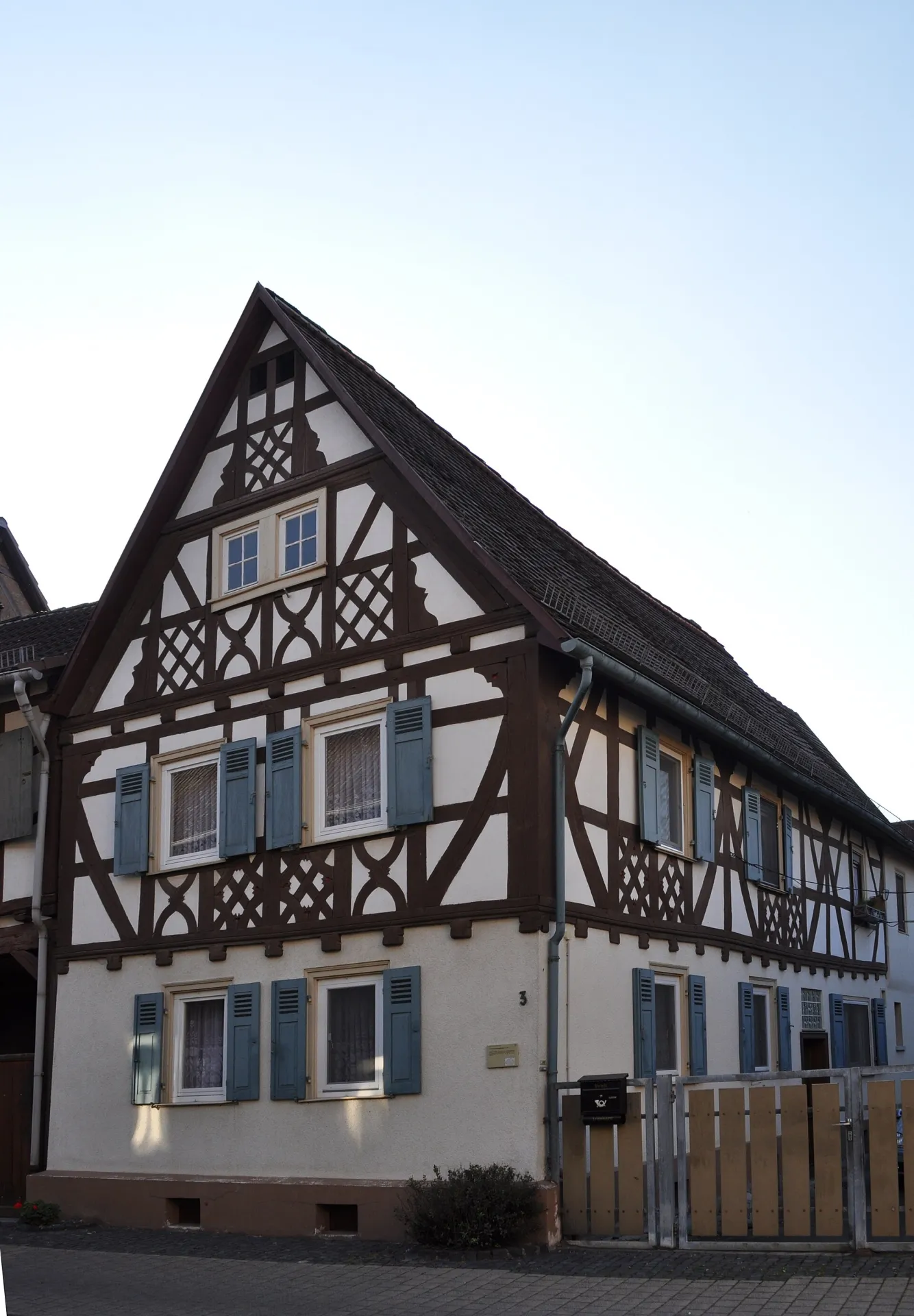 Fachwerkhaus Nieder-Wöllstädter Straße 3 in Rodheim, Rosbach vor der Höhe