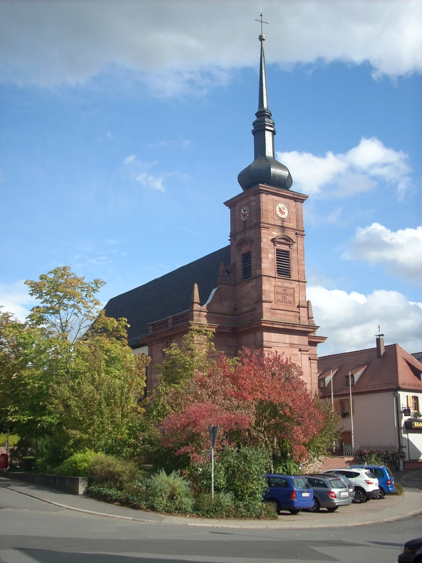 Pfarrkirche Mariä Himmelfahrt im Ortsteil Röllfeld in Klingenberg am Main