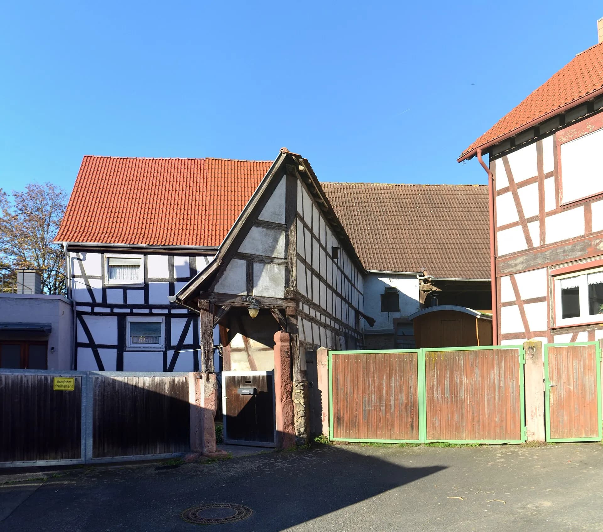 Hofseite der Rohrbachstraße 3 in Maintal-Hochstadt