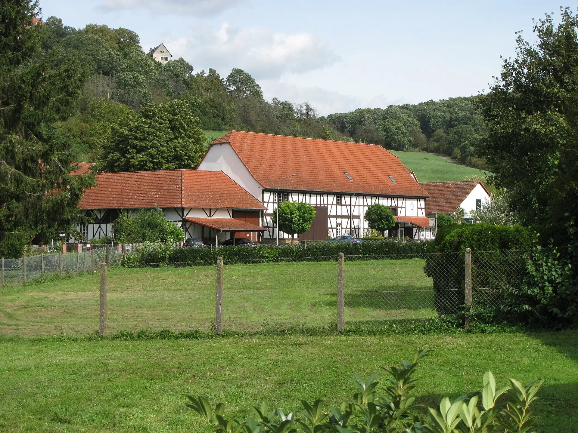 Hofanlage am Ronneburger Hof in der Wiesenlage