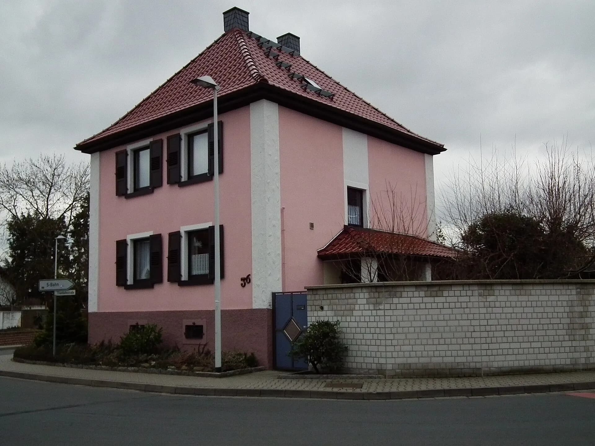 Rosa Wohnhaus in Rodgau-Jügesheim