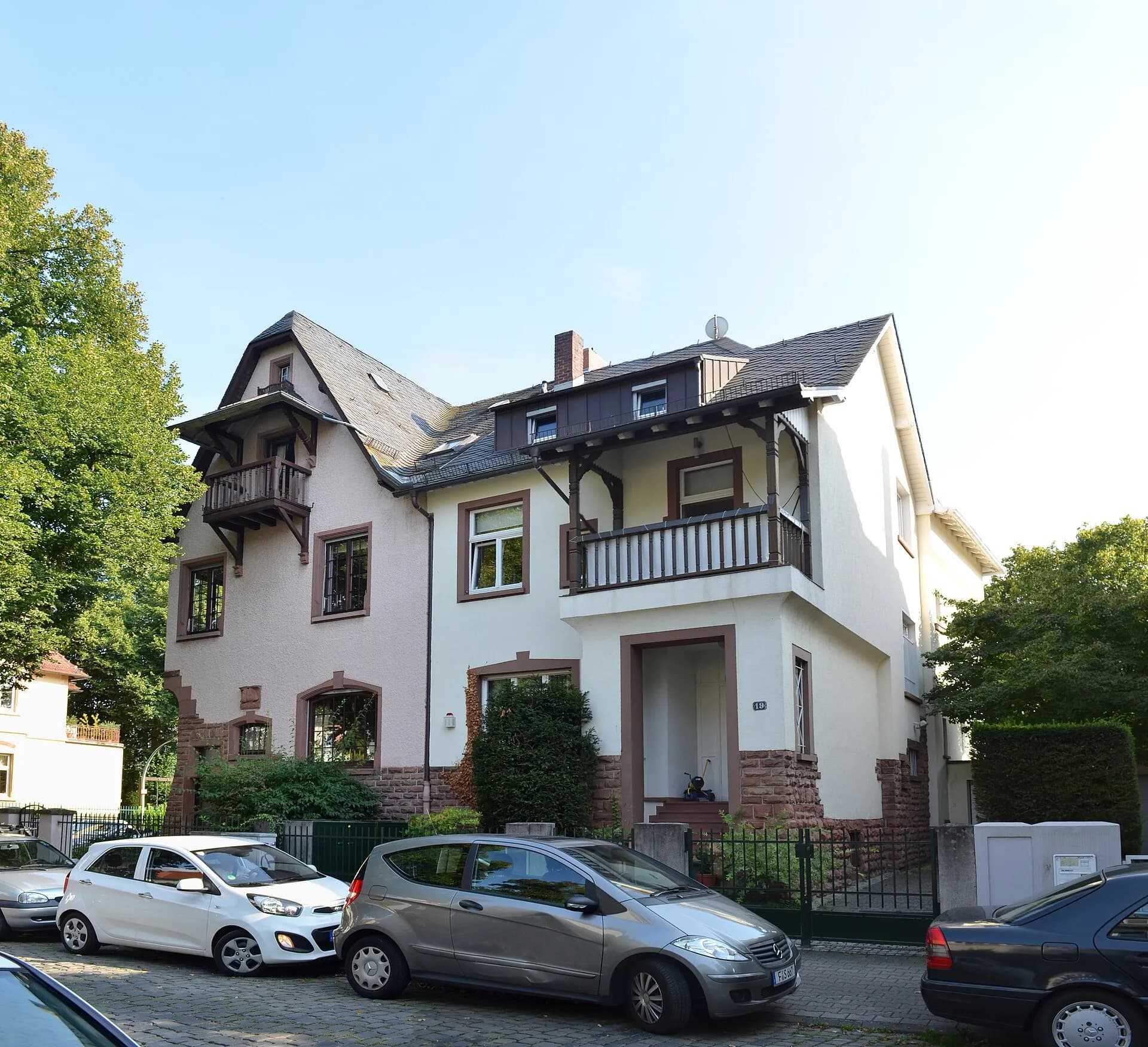 Villenzeile in der Roseggerstraße in Frankfurt Dornbusch