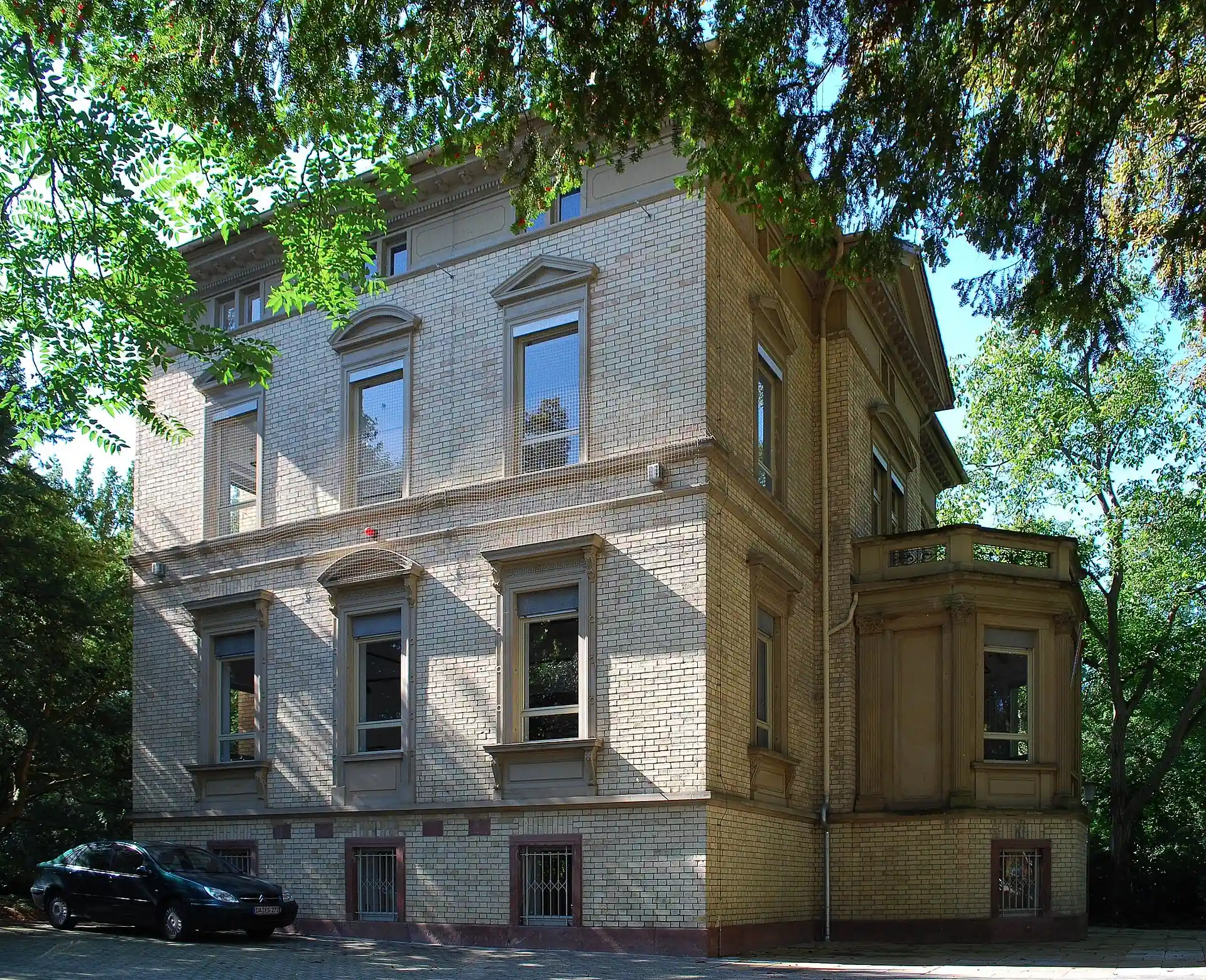 Rosenheim-Museum an der Parkstraße in Offenbach-Westend