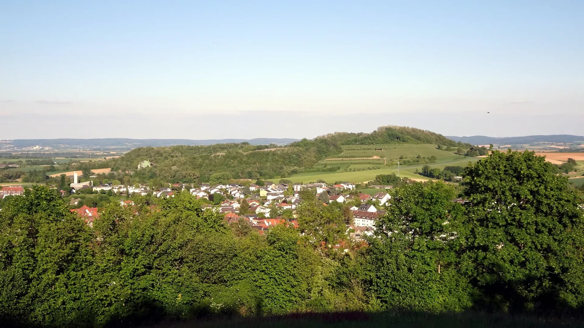 Roßberg und Roßdorf vom Rehberg aus gesehen