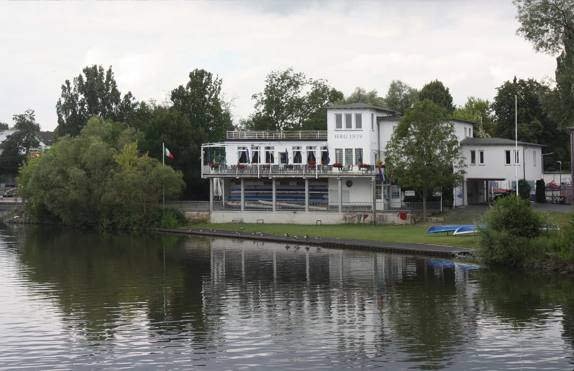 Bootshaus der Hanauer Rudergesellschaft am Main