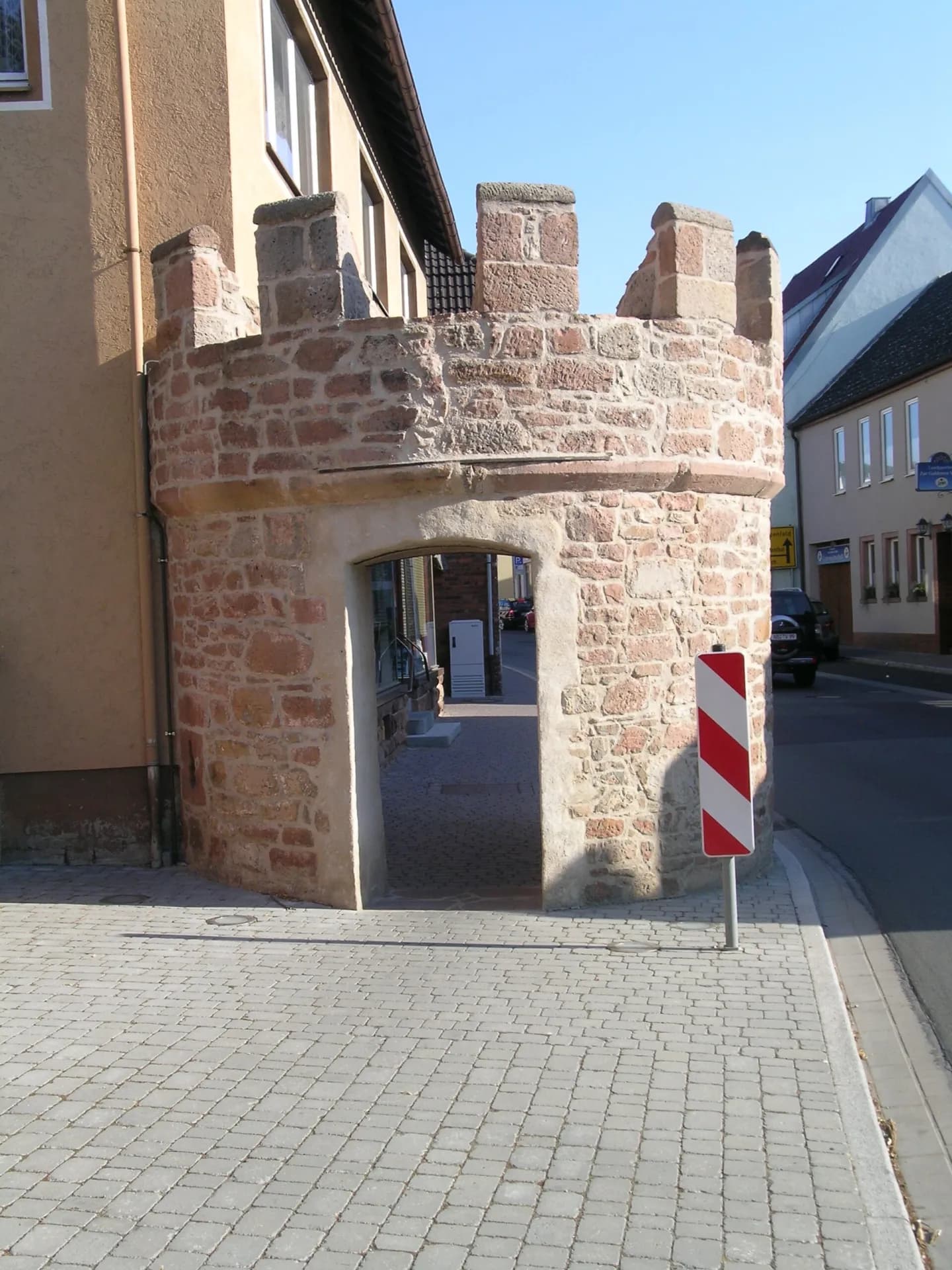 Rundturm der Ortsbefestigung an der Bahnhofstraße in Sulzbach am Main