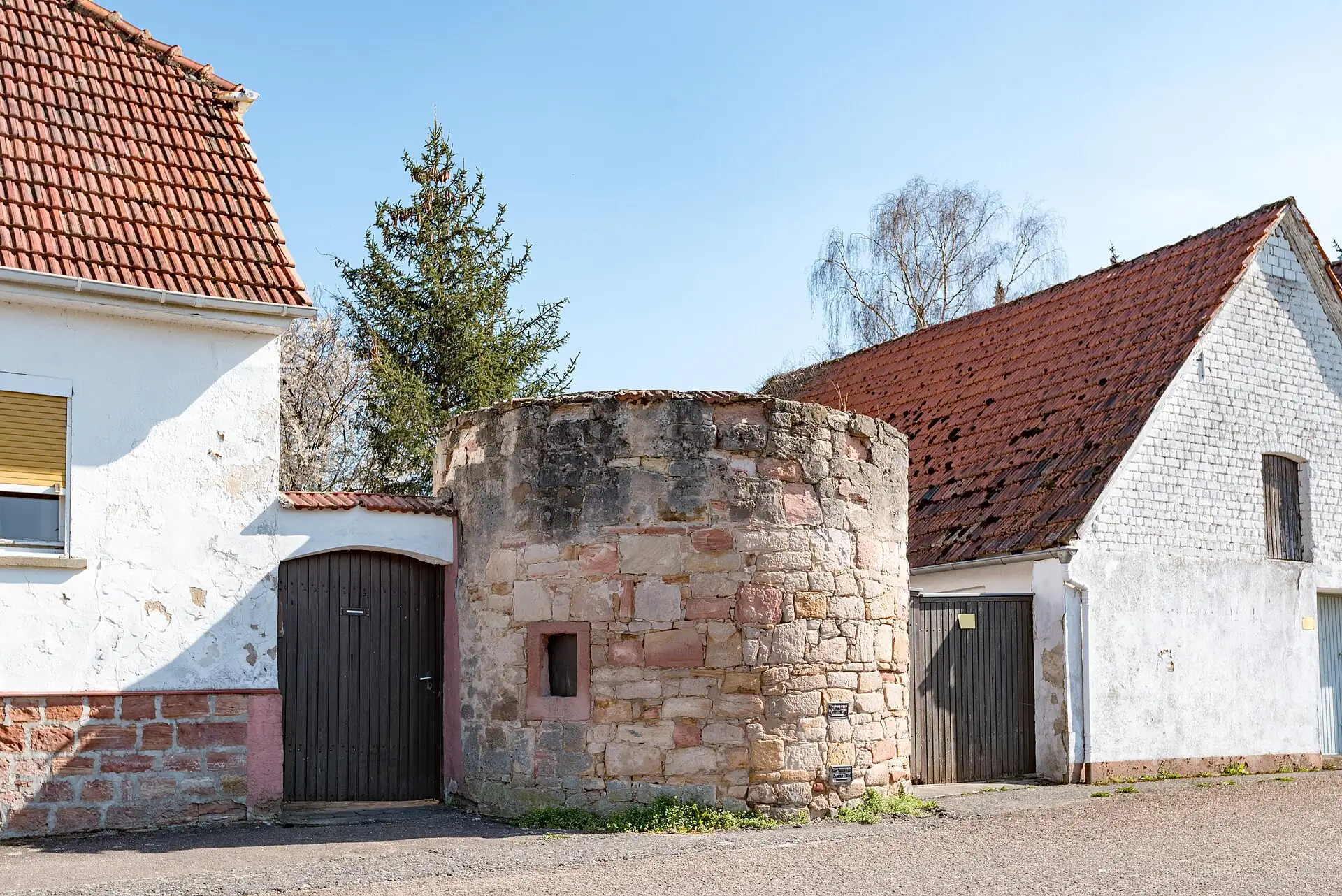 Rundturm der Ortsbefestigung in der Mainstraße in Kleinwallstadt
