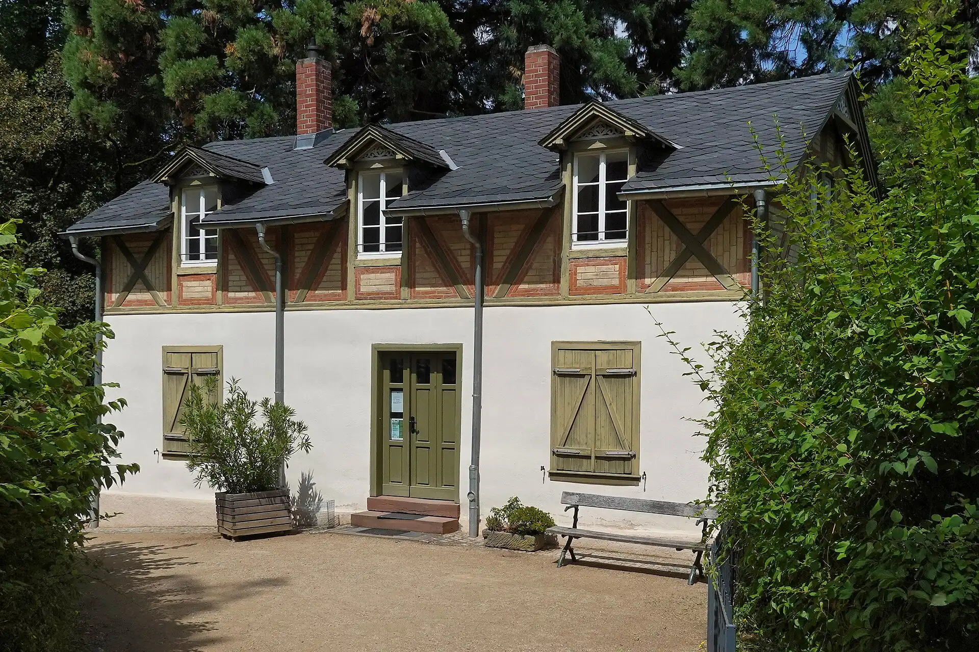 Russenhaus am Schloss Heiligenberg in Seeheim-Jugenheim