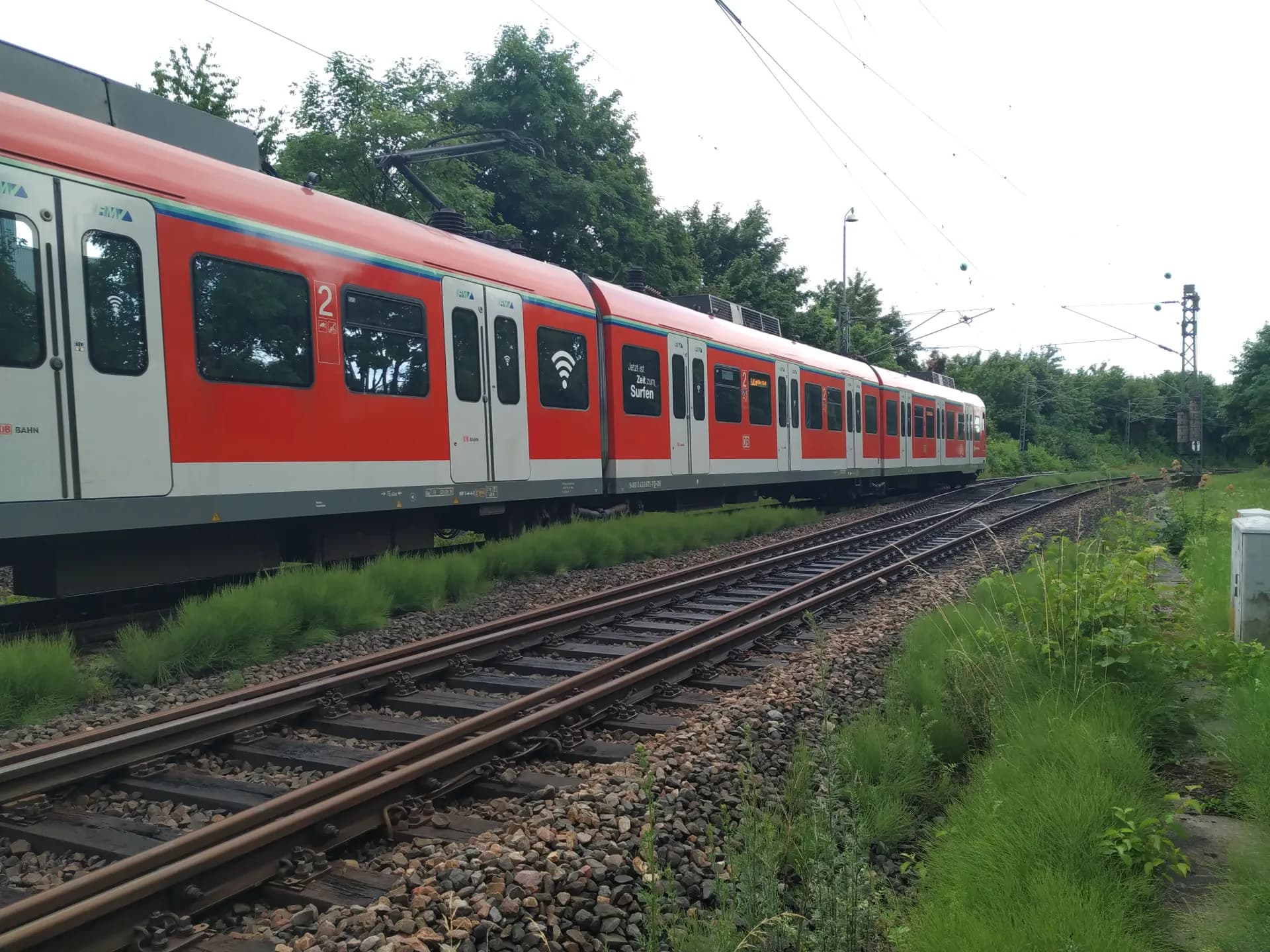 S-Bahn der Linie S5 am Bahnhof Friedrichsdorf