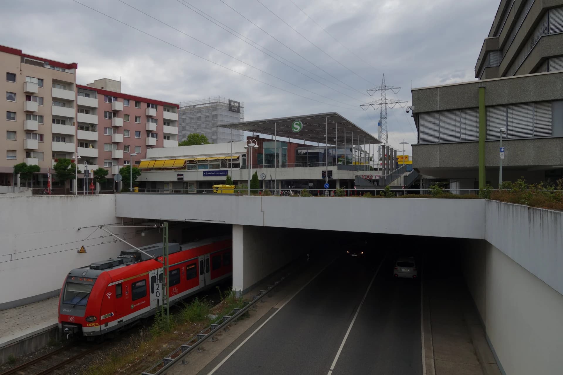 S-Bahn-Station Schwalbach (Taunus) Limes in Schwalbach am Taunus