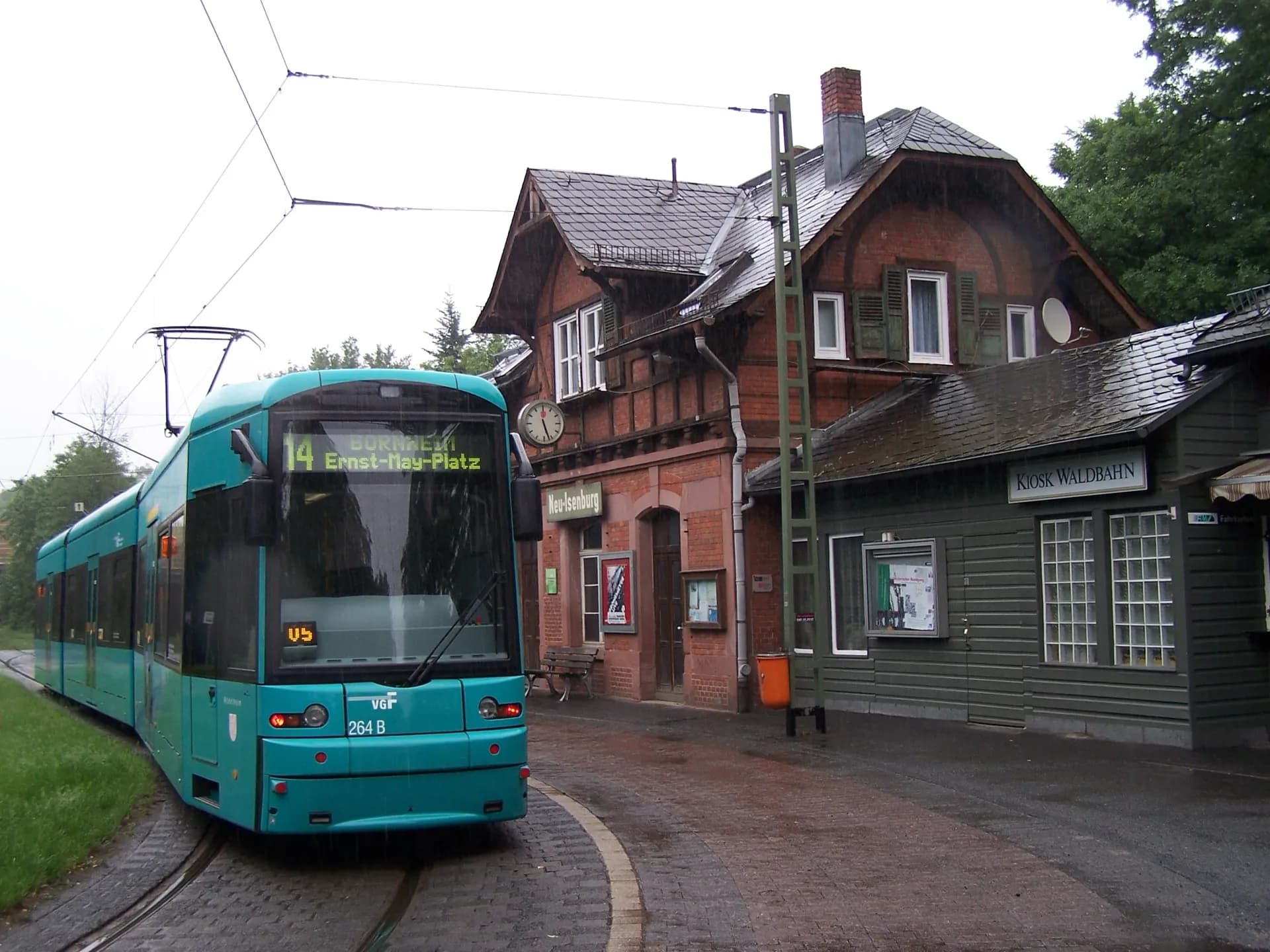 S-Wagen der Straßenbahn in Neu-Isenburg