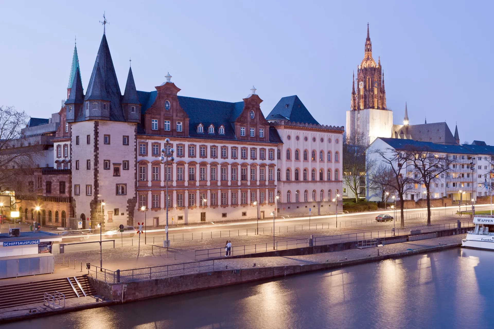 Saalhof vom Eisernen Steg aus in der Frankfurter Altstadt