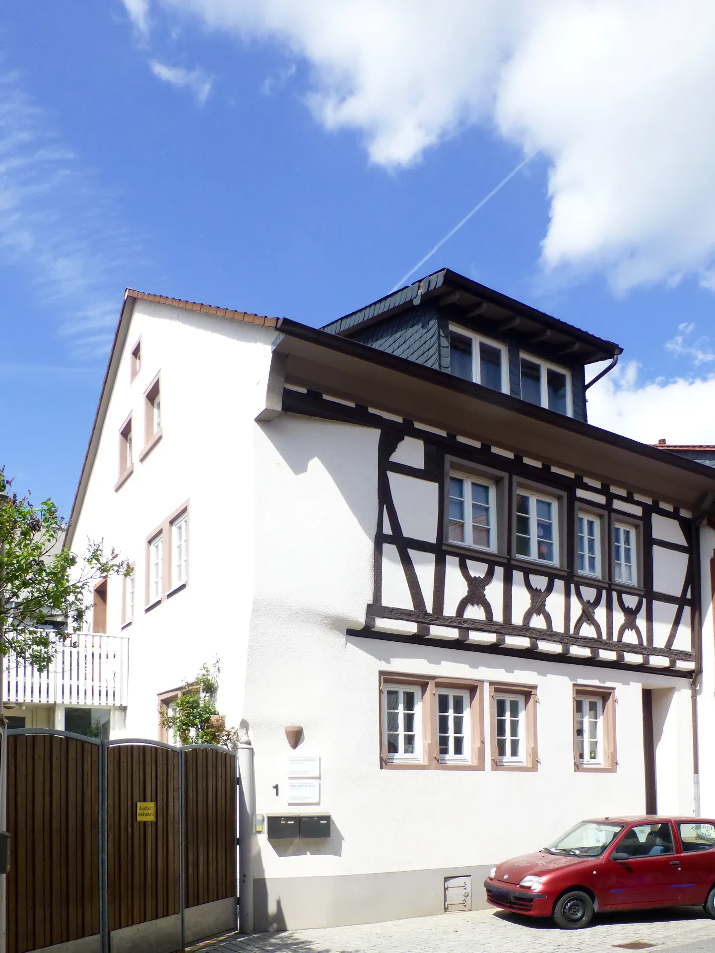 Fachwerk-Eckhaus in der Sackgasse in Babenhausen
