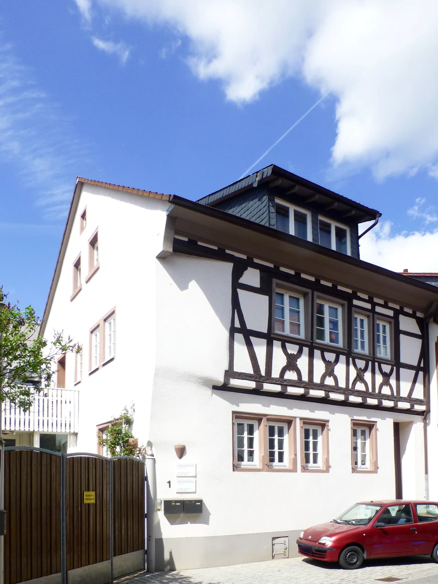 Fachwerk-Eckhaus in der Sackgasse in Babenhausen