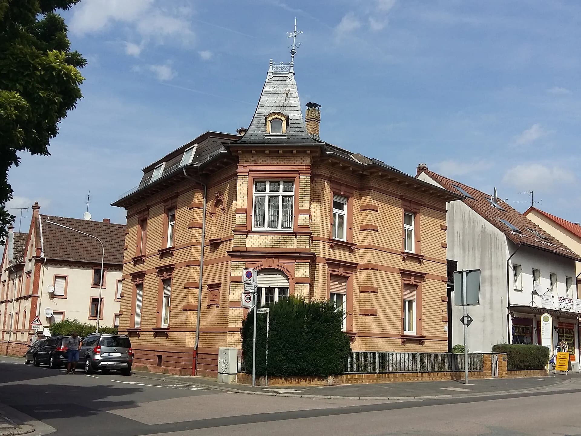 Gründerzeitliches Eckhaus in der Saint-Peray-Straße in Groß-Umstadt